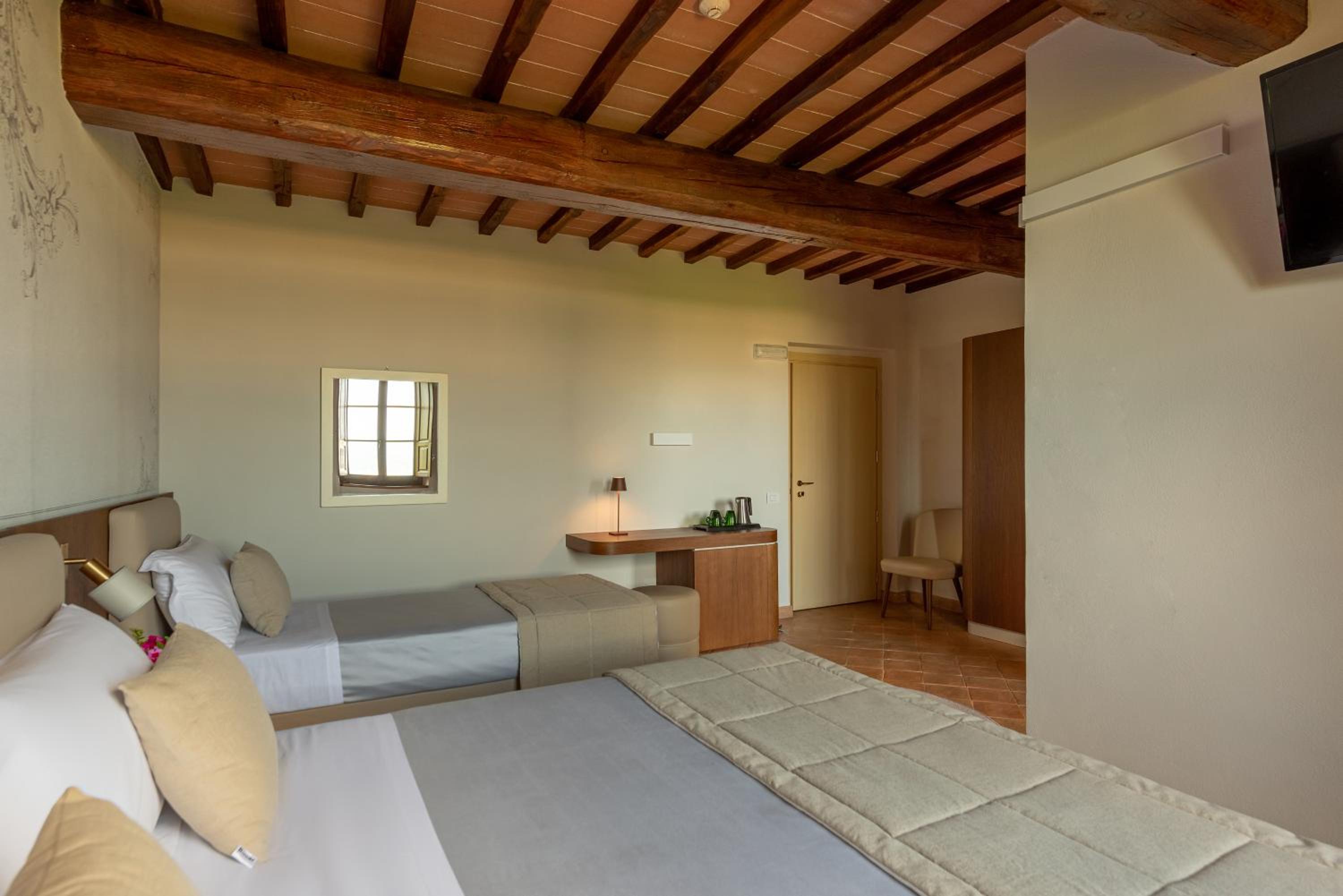 Large Double Room photo 3