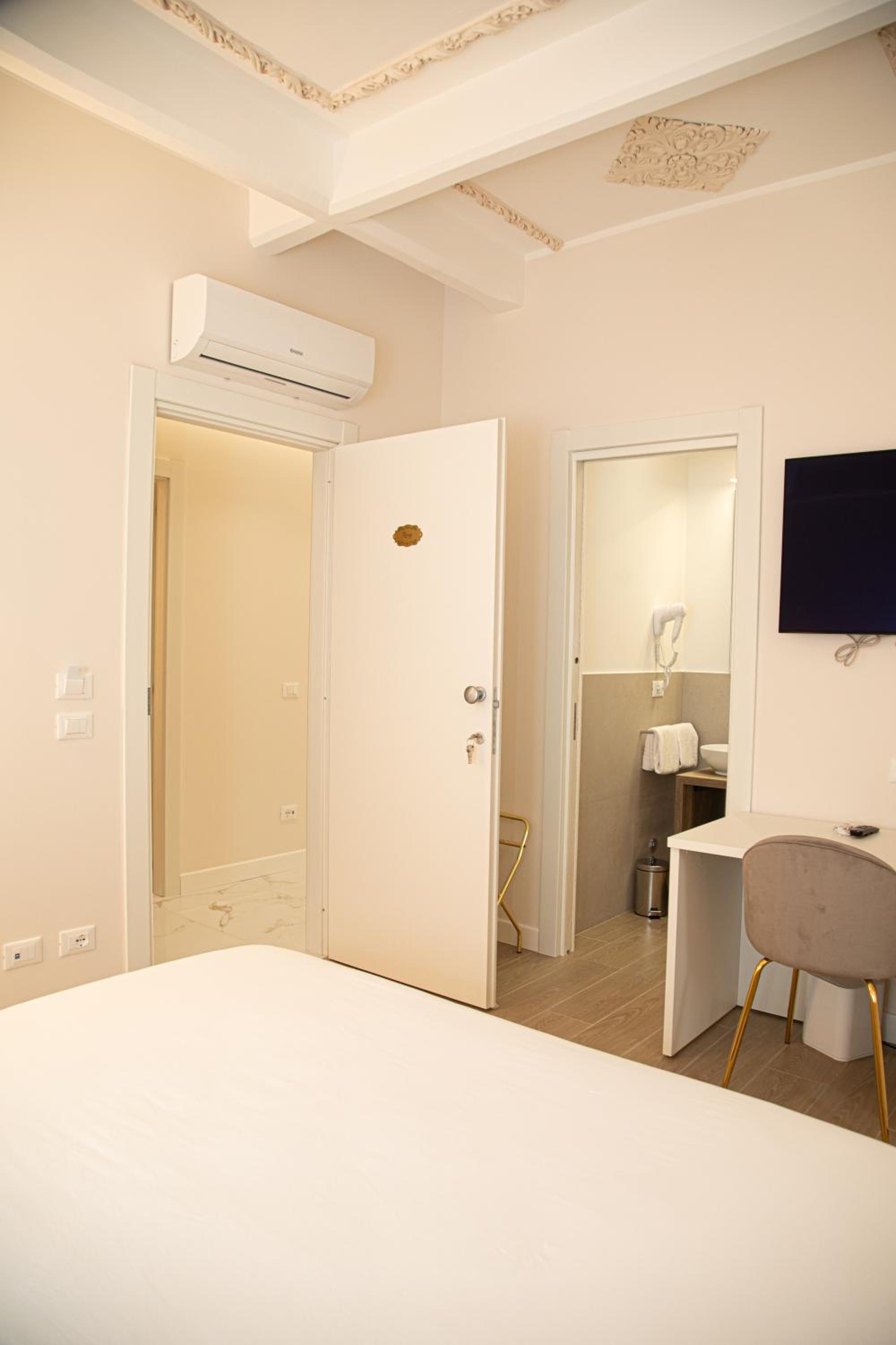 Double Room with Private Bathroom
