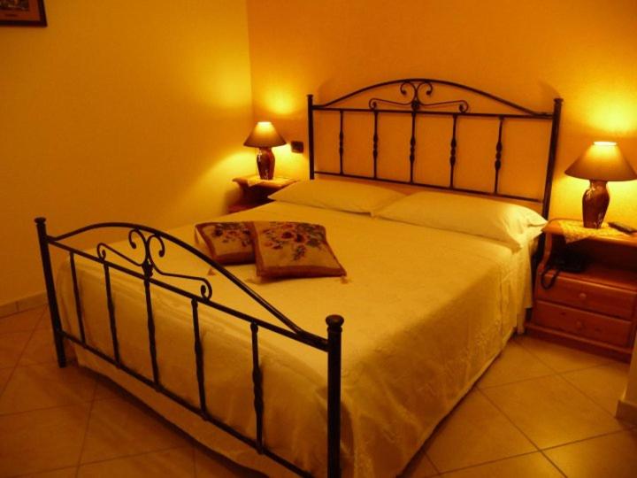 Deluxe King Room photo 1