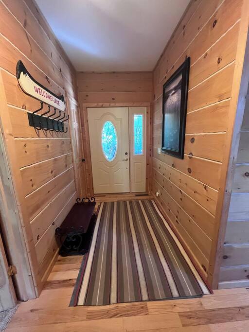 Three-Bedroom House photo 2
