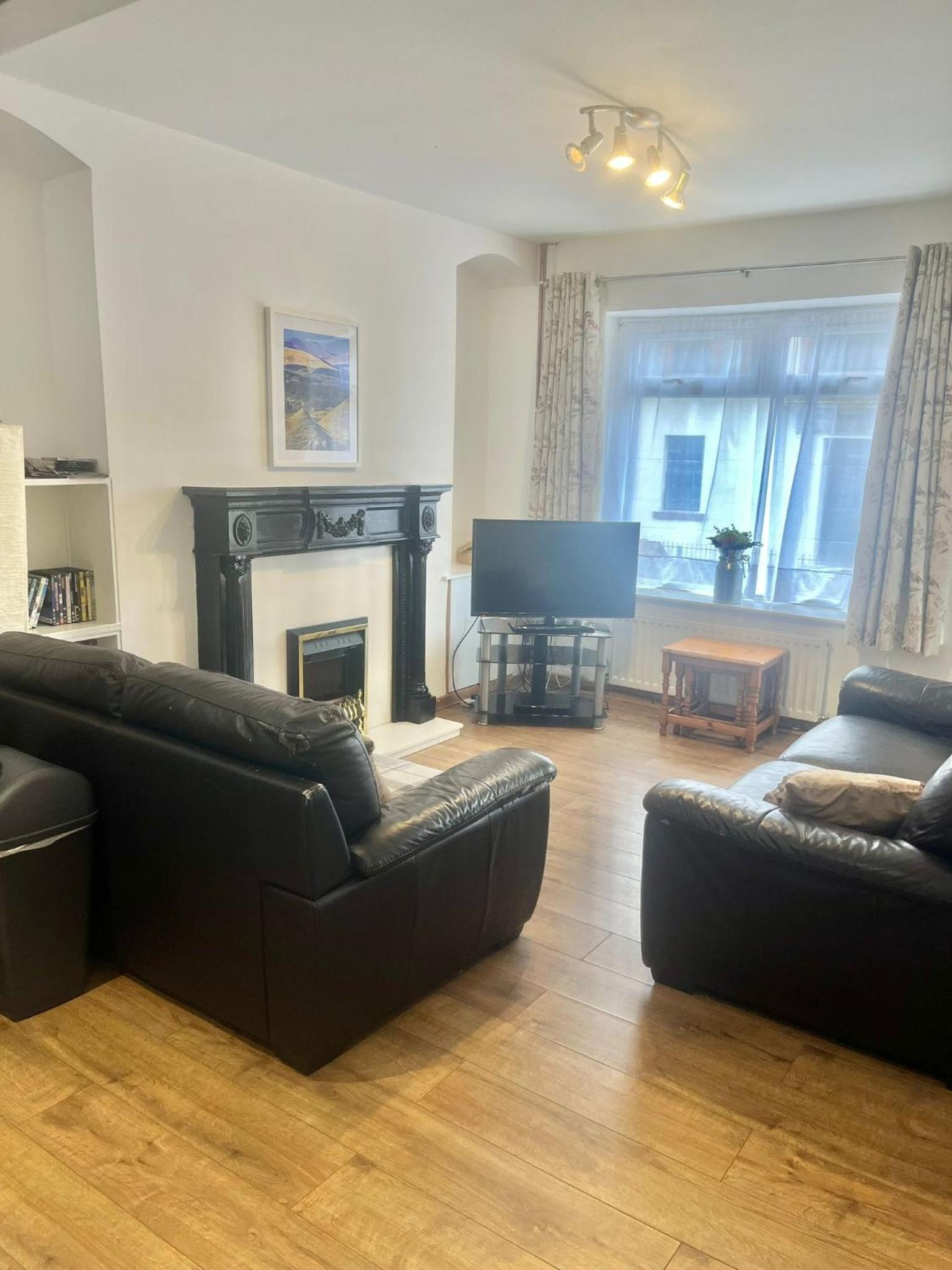 Two-Bedroom House - Photo 1