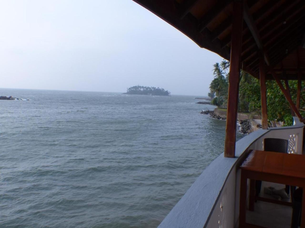 Deluxe Double Room with Balcony and Sea View - Photo 9
