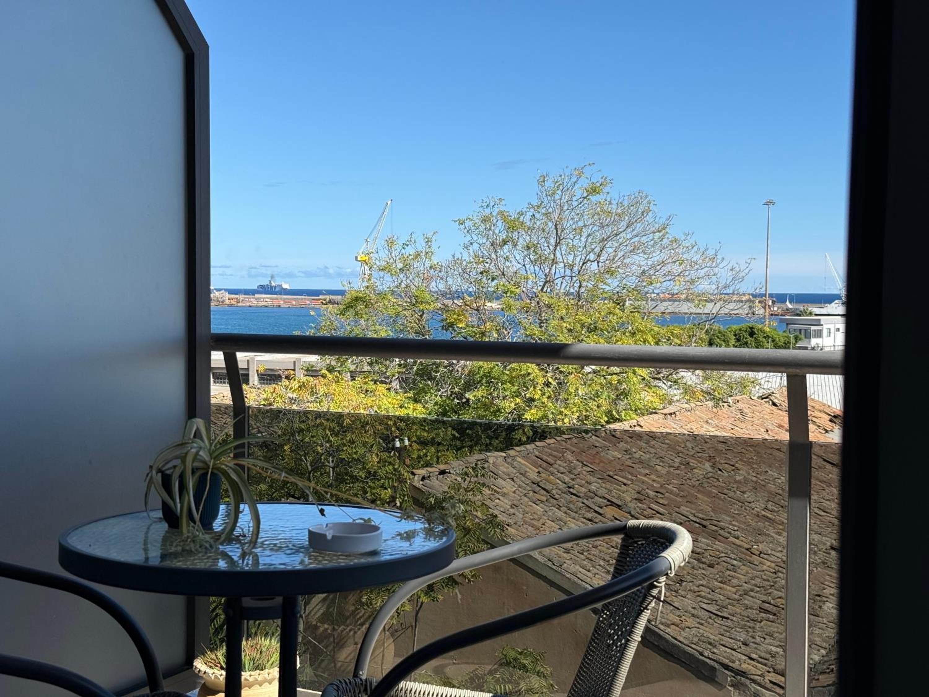 Deluxe Double Room with Balcony and Sea View photo 3