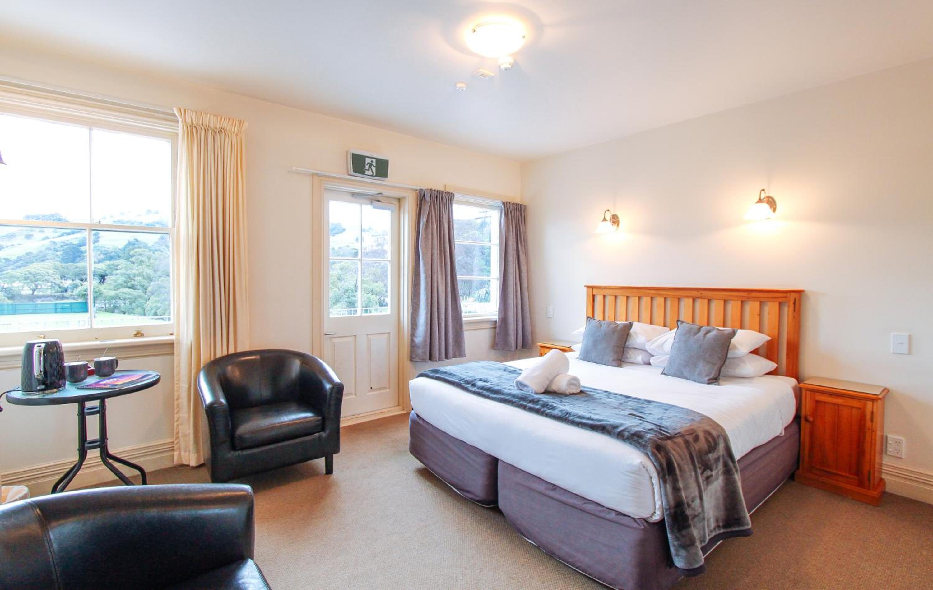 King Room with Balcony photo 3