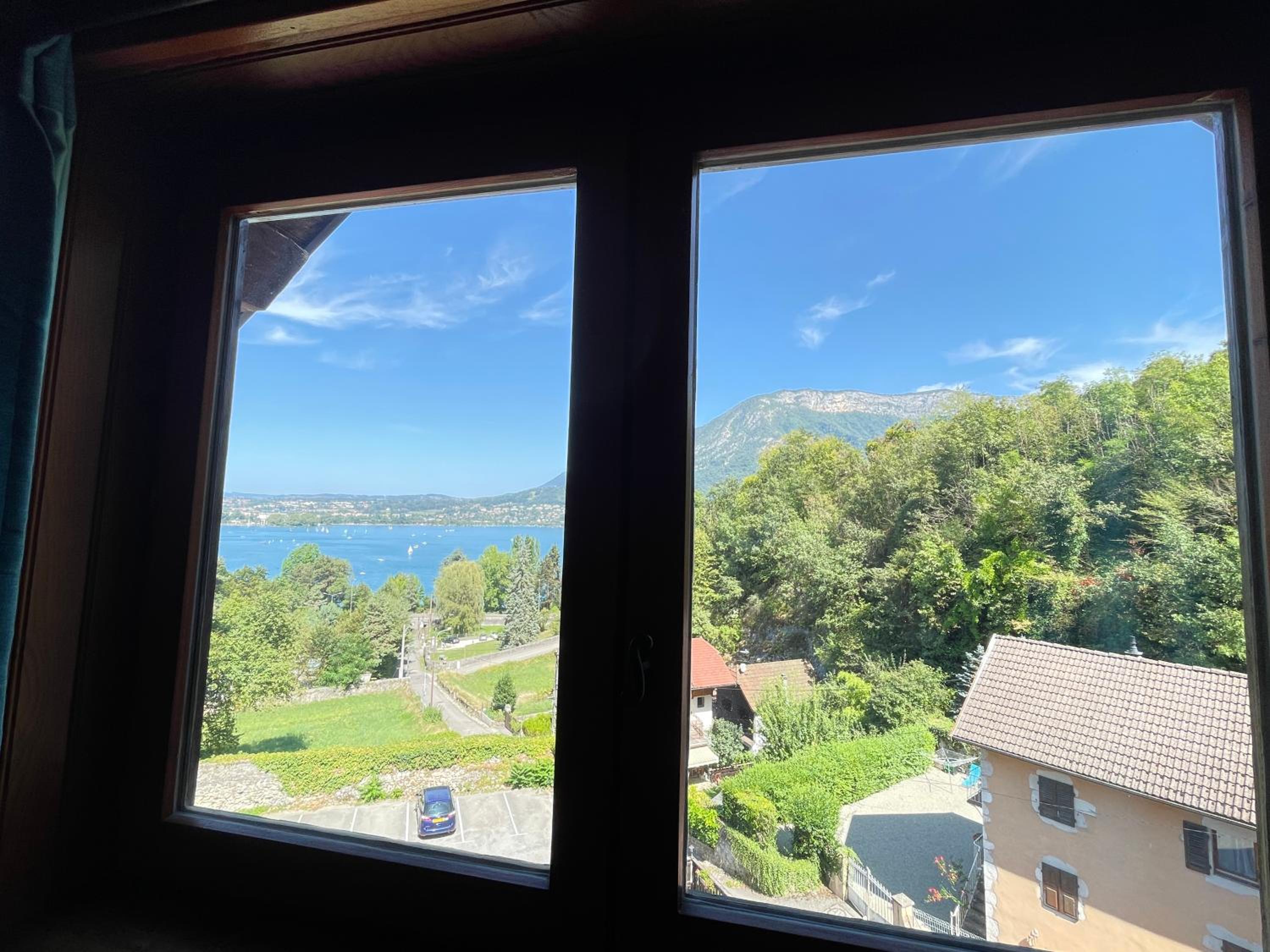 Classic Double Room - Lake Side - Photo 8