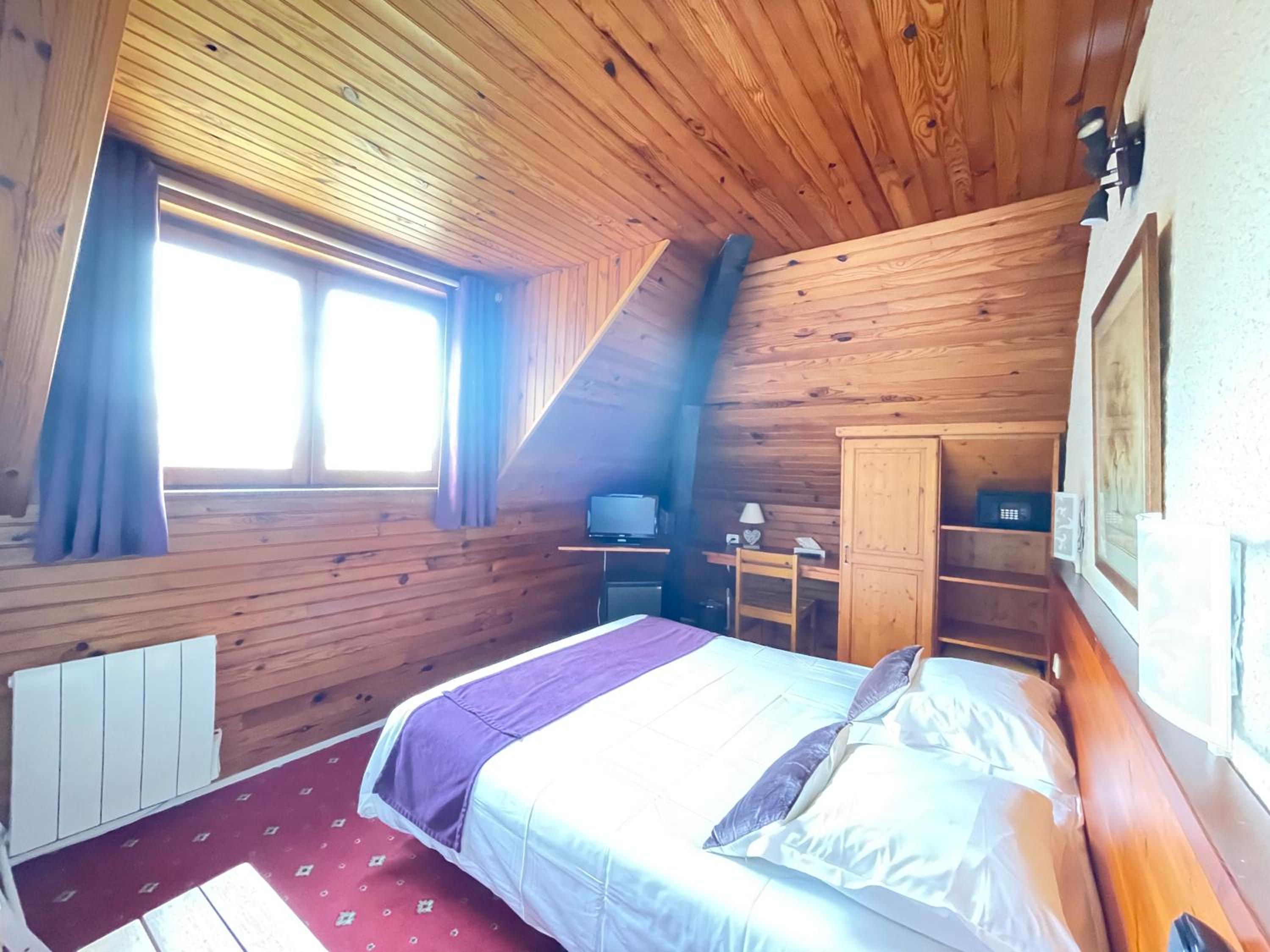 Classic Double Room - Lake Side - Photo 7