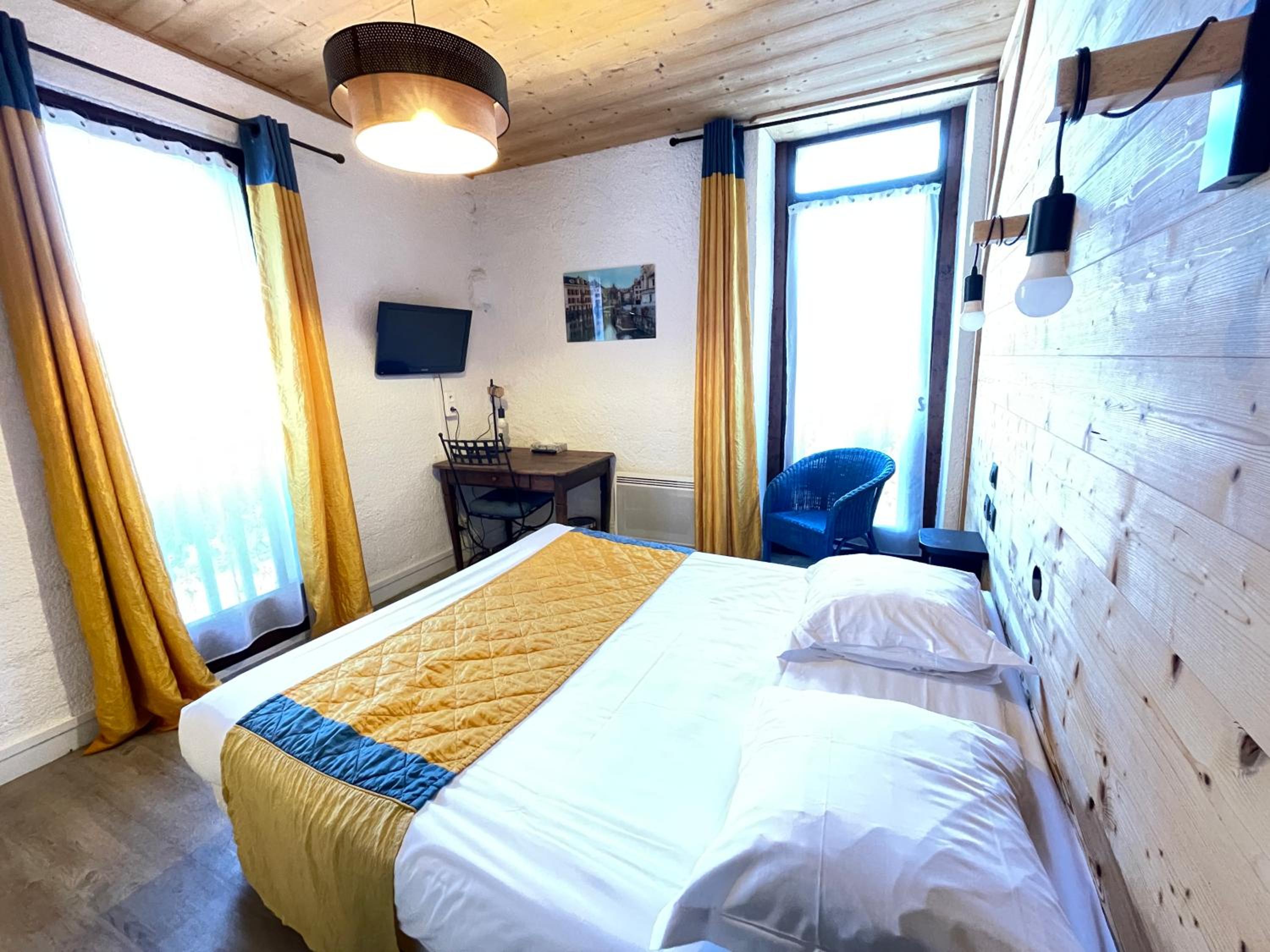 Classic Double Room - Lake Side - Photo 6
