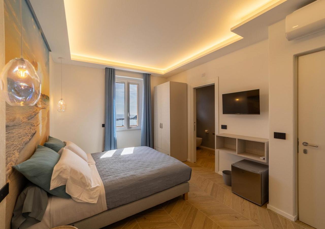 Double or Twin Room with Sea View