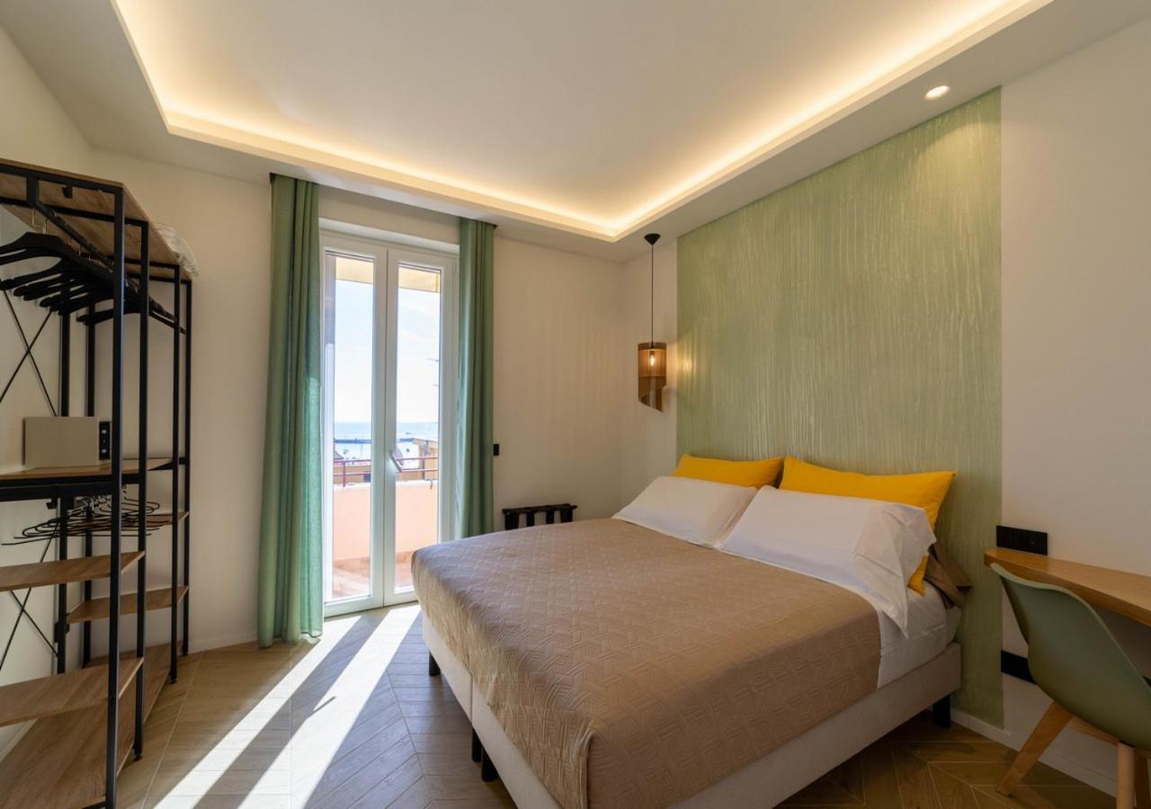 Double or Twin Room with Sea View