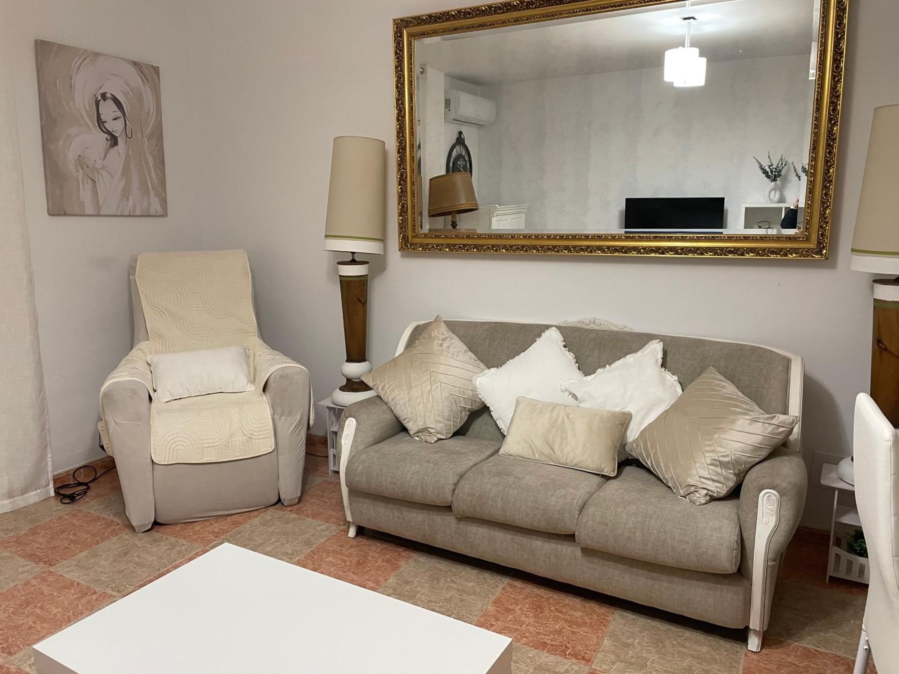 Apartamento de tres habitaciones con vista a la montaña