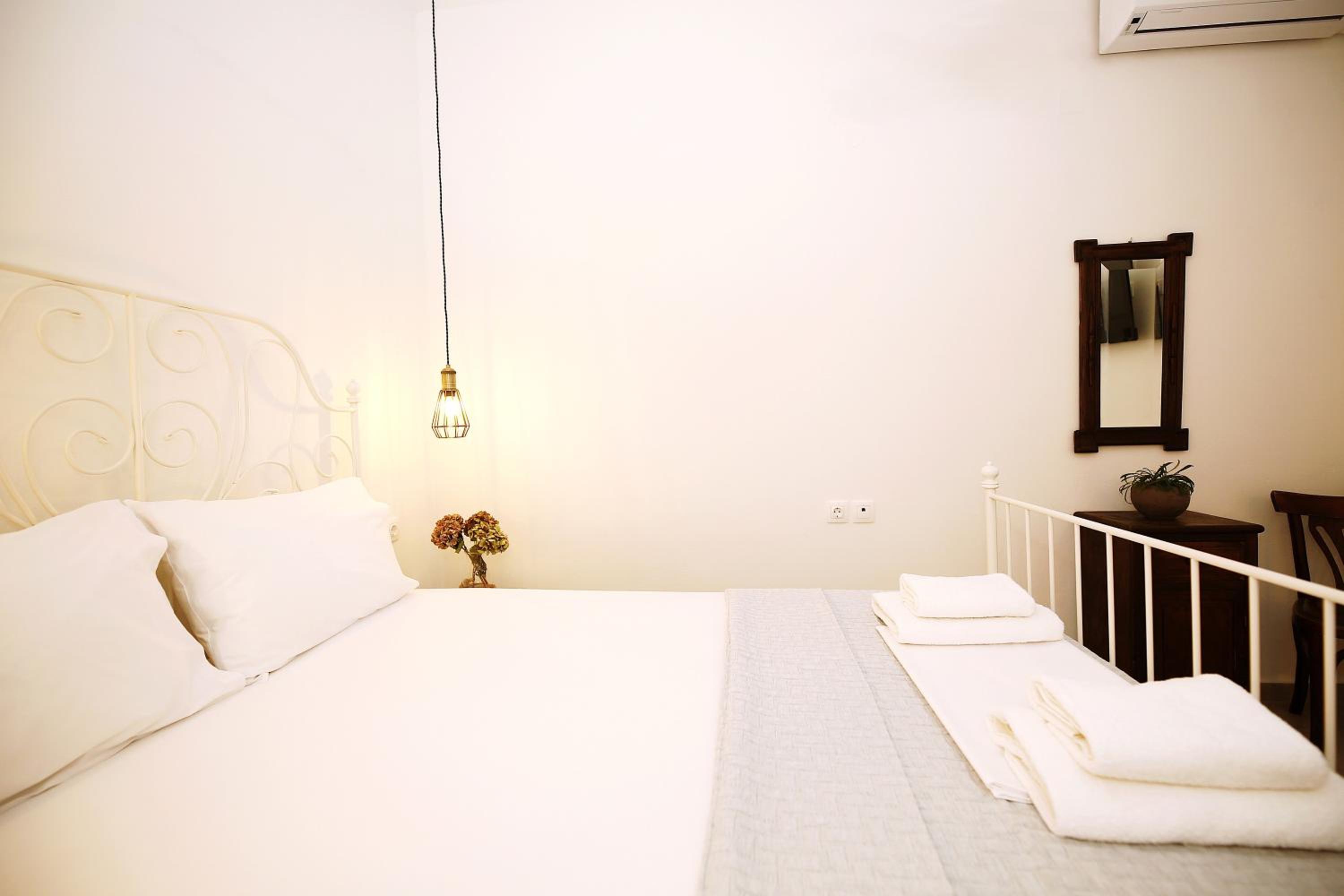 Economy Double Room photo 3