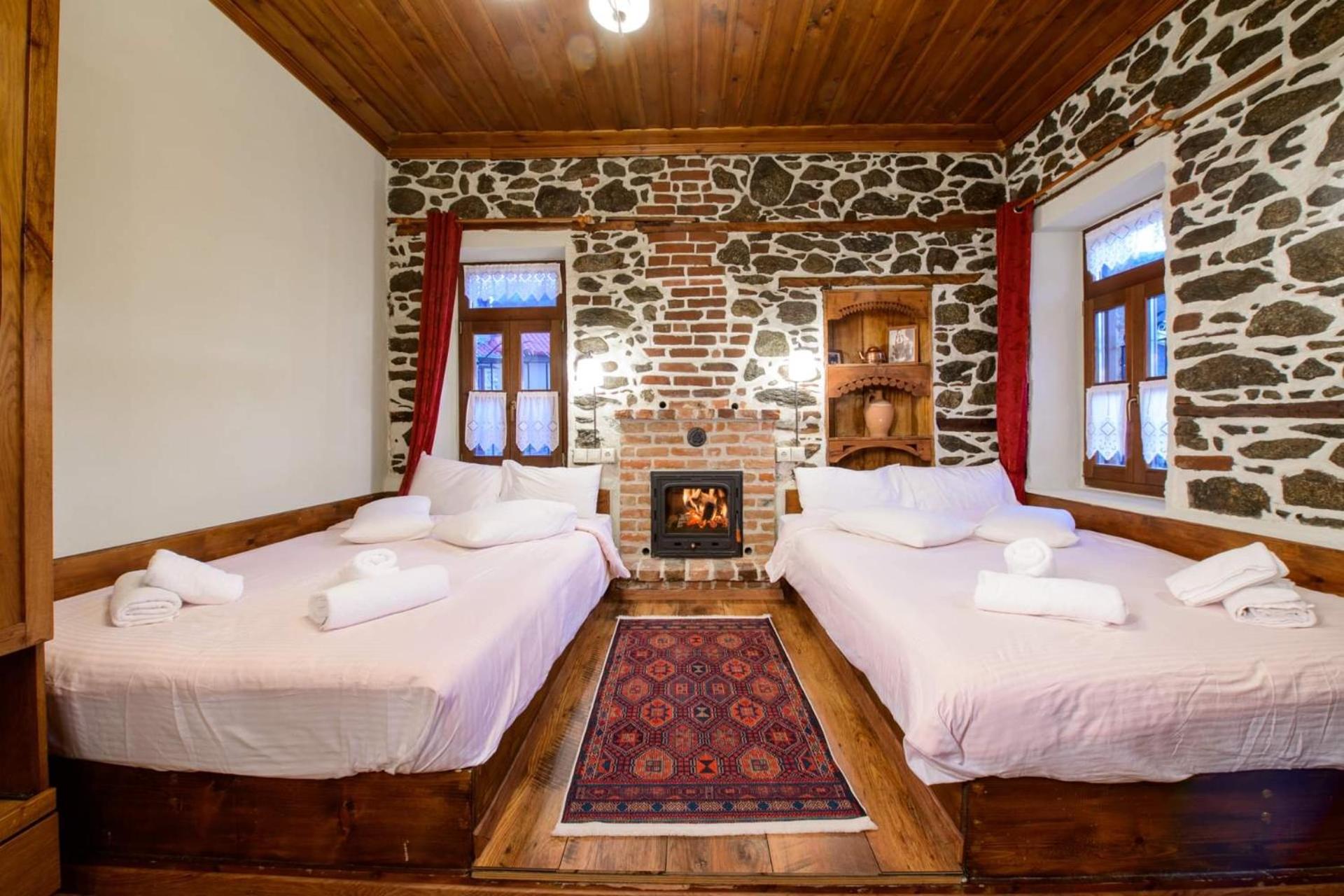 Double Room with Fireplace photo 3