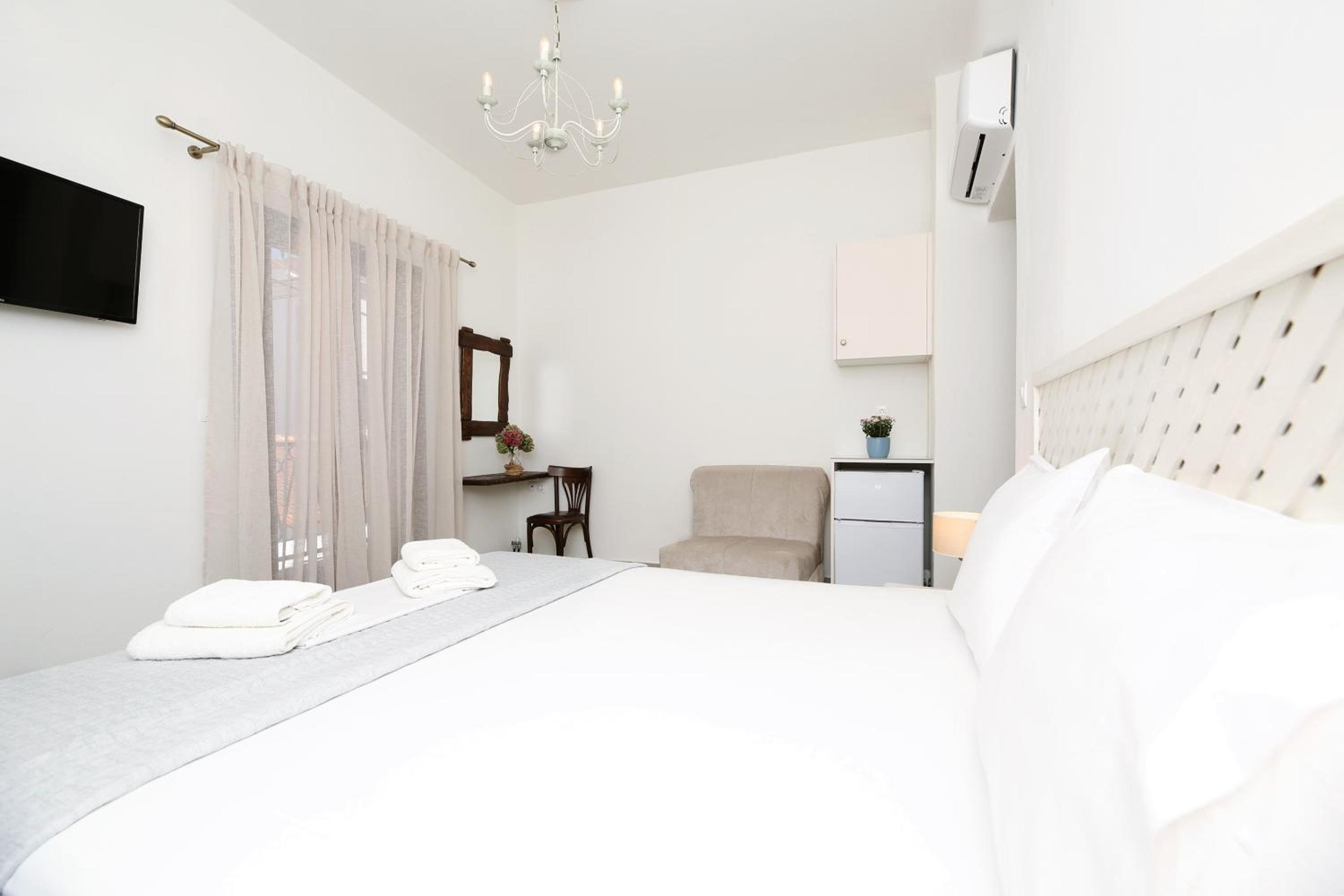 Double Room with Balcony photo 3