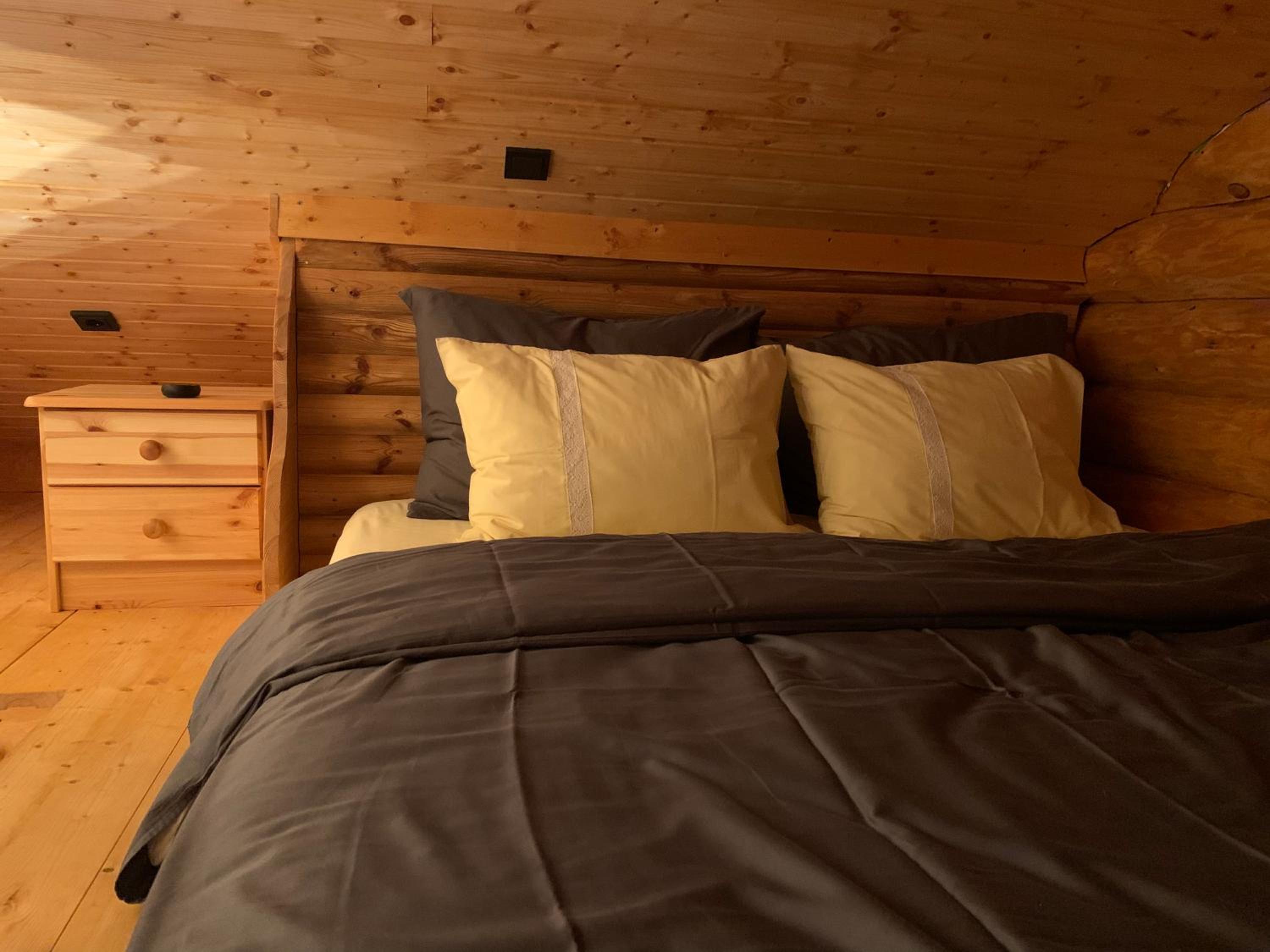 One-Bedroom House photo 1