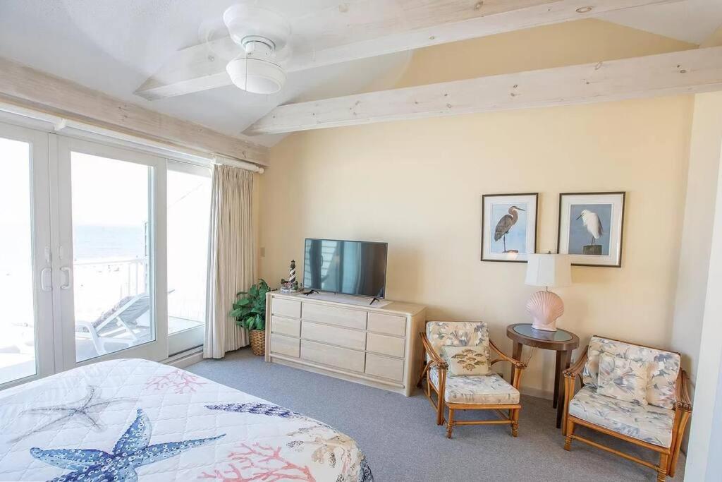 Four-Bedroom Deluxe Home - Oceanfront photo 1