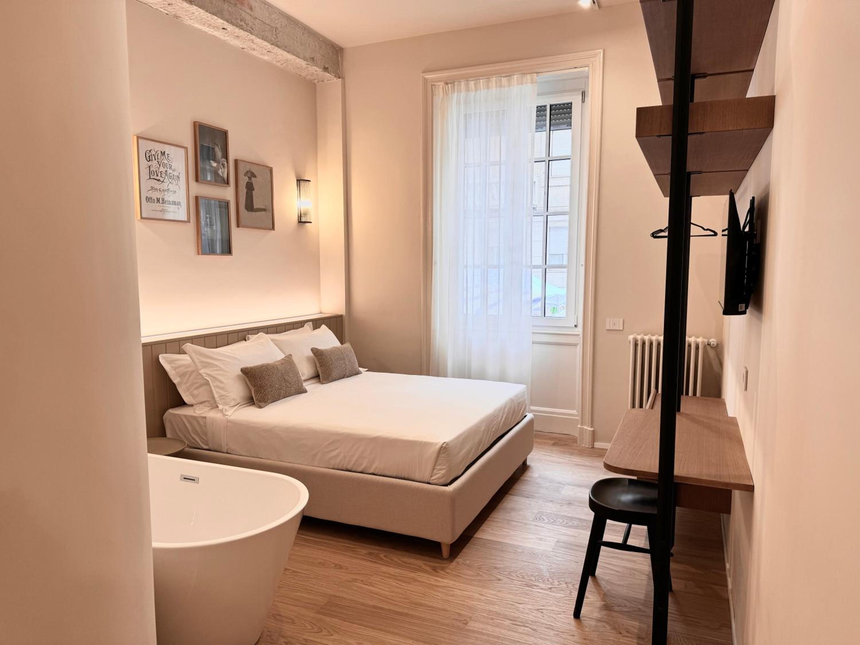 Deluxe Double Room with Bath