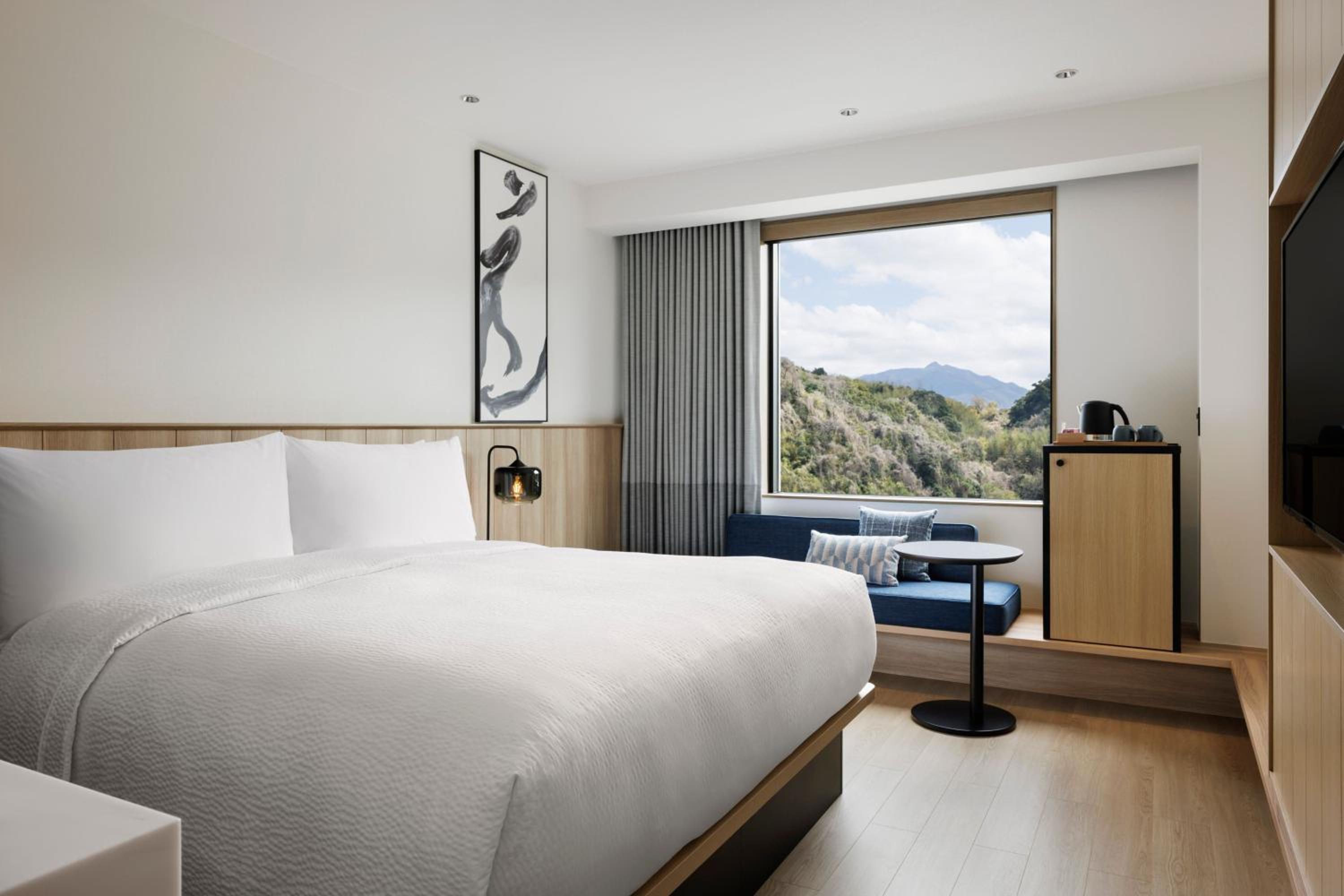 Standard King Room