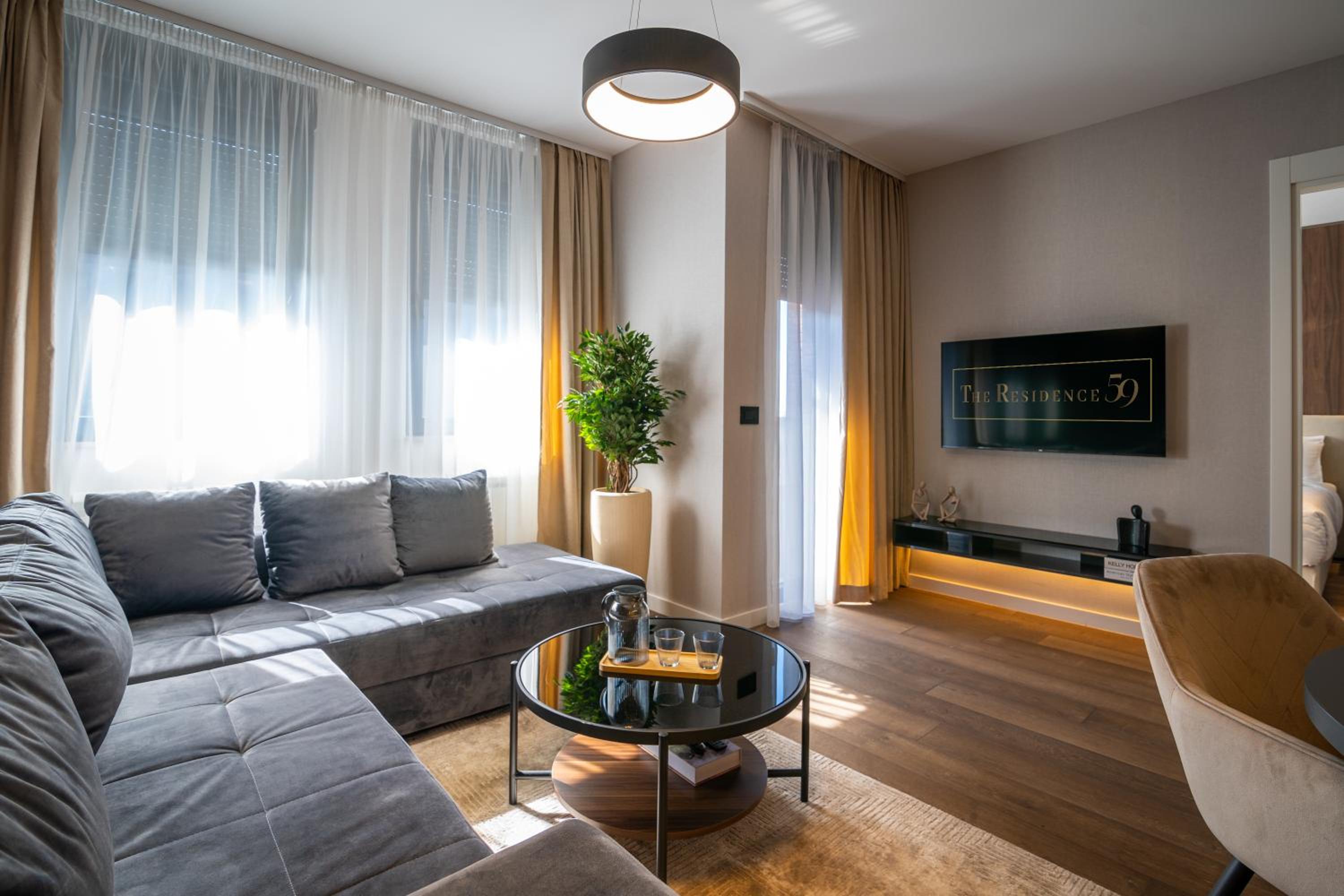 Deluxe Apartment - Photo 2