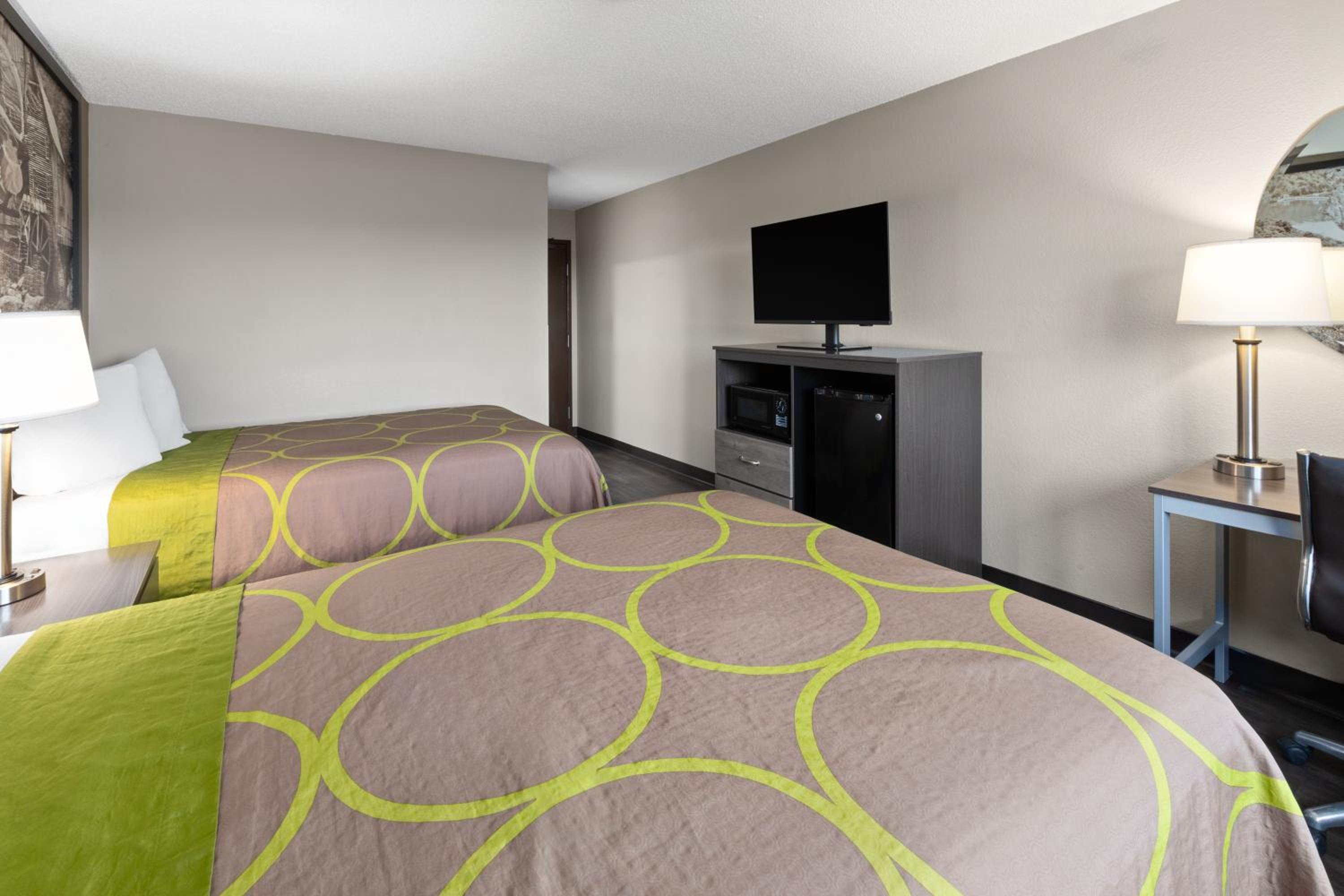 2 Double Beds, Non-Smoking - Photo 7