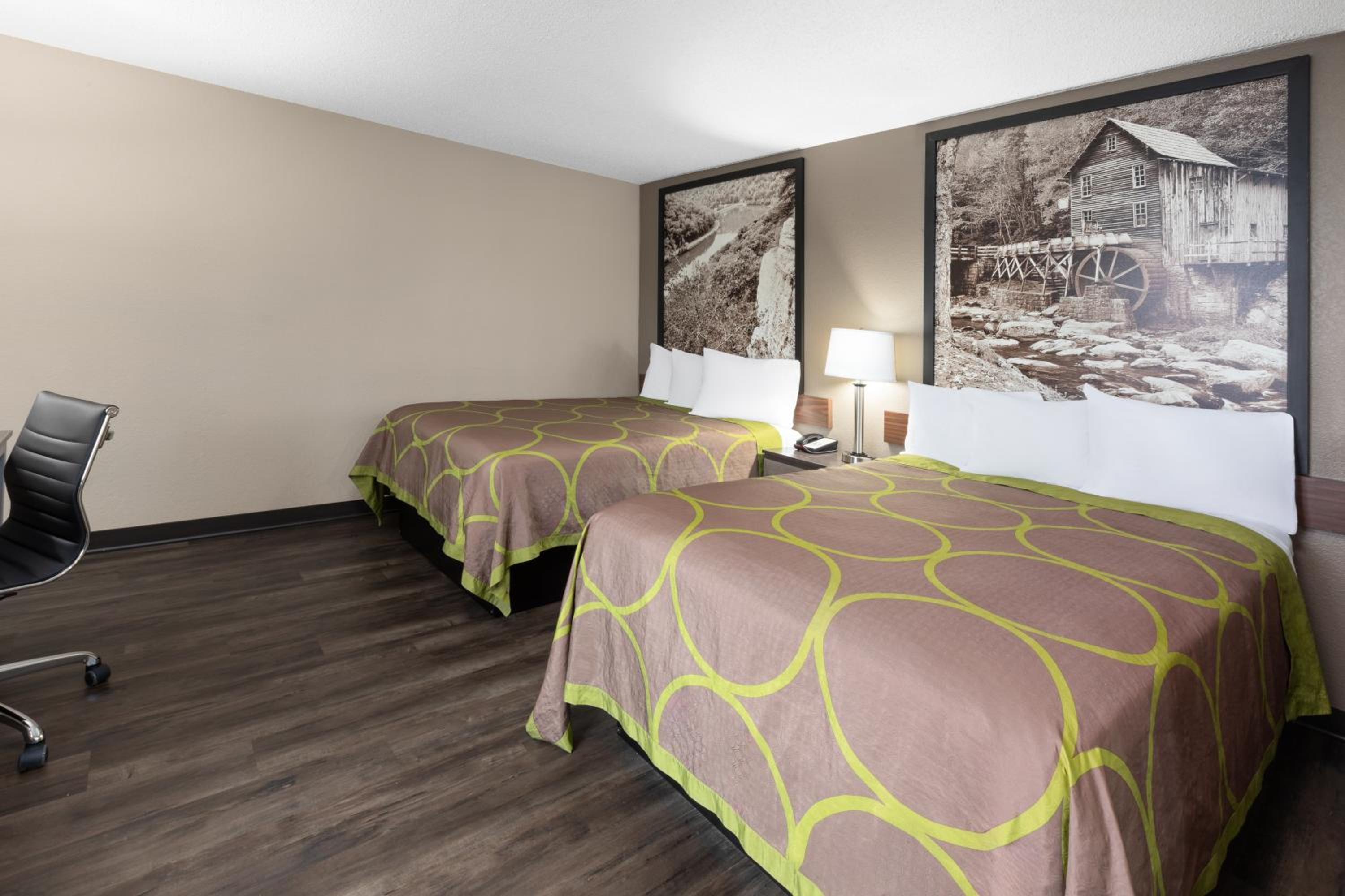 2 Double Beds, Non-Smoking - Photo 1
