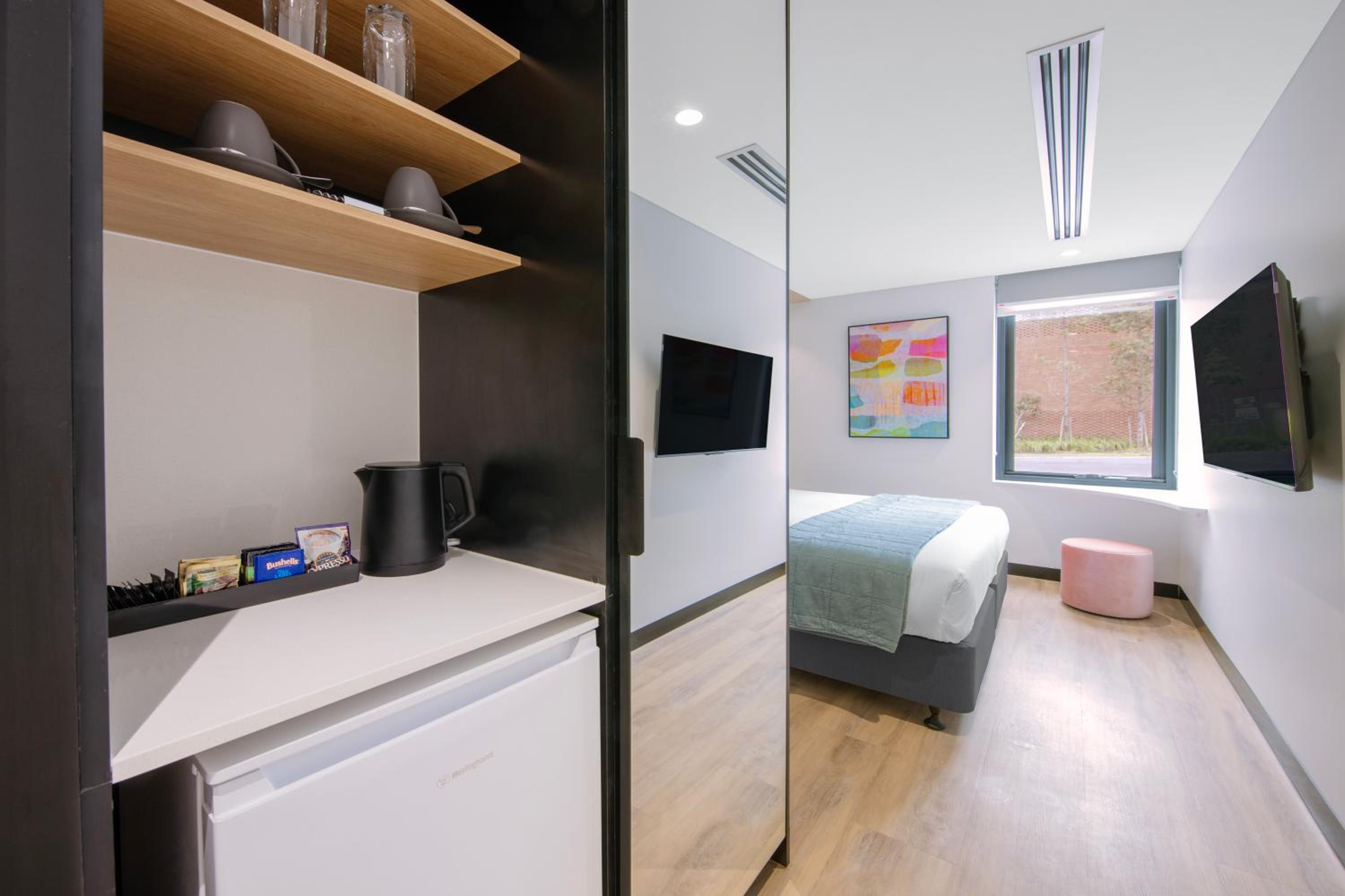 Standard King Room photo 2