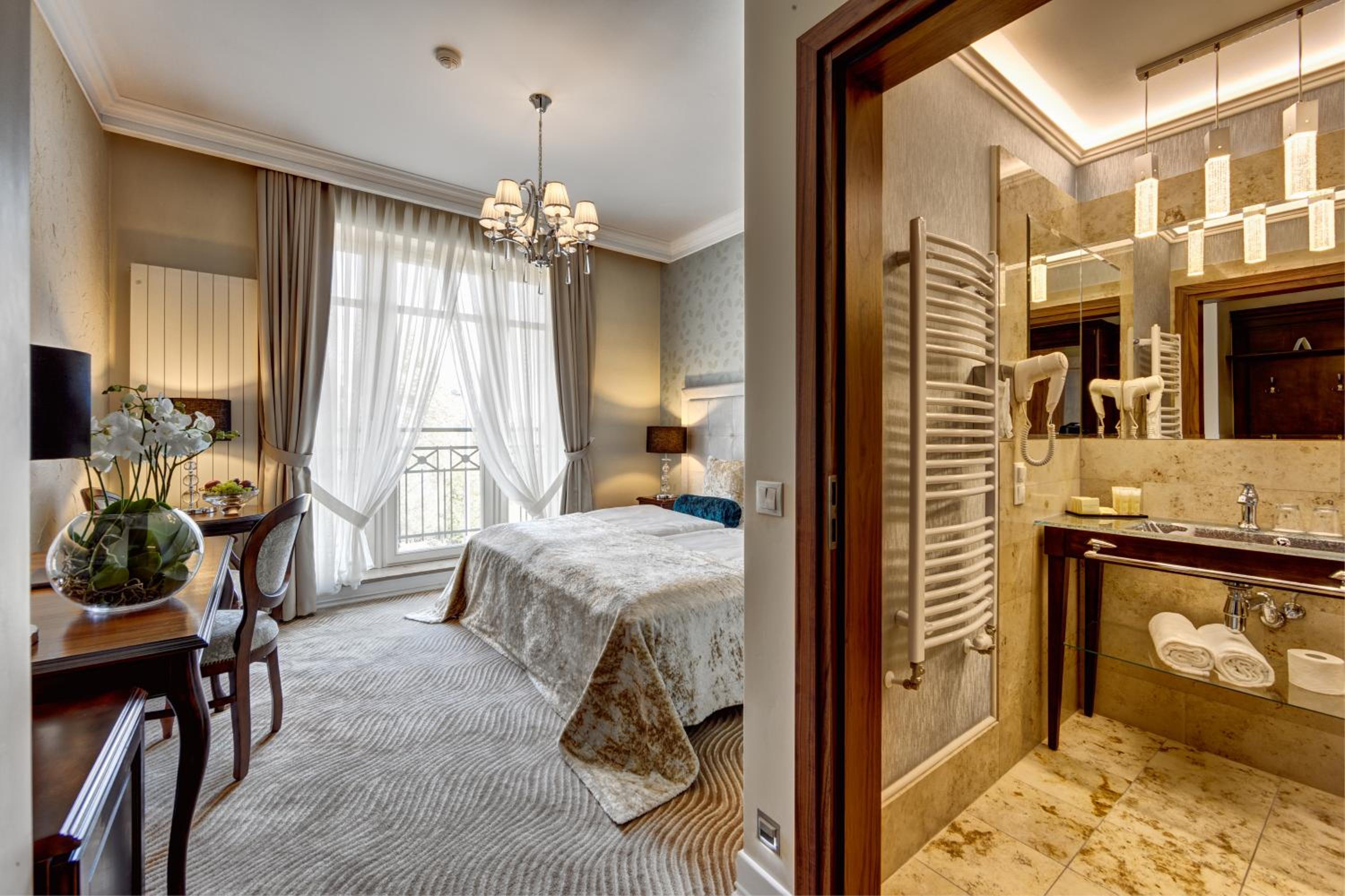 Double Room with Double bed - Photo 3