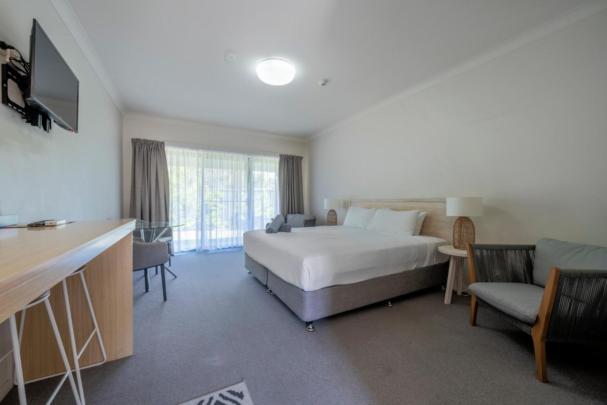 Queen Room - Not Pet Friendly - Photo 7