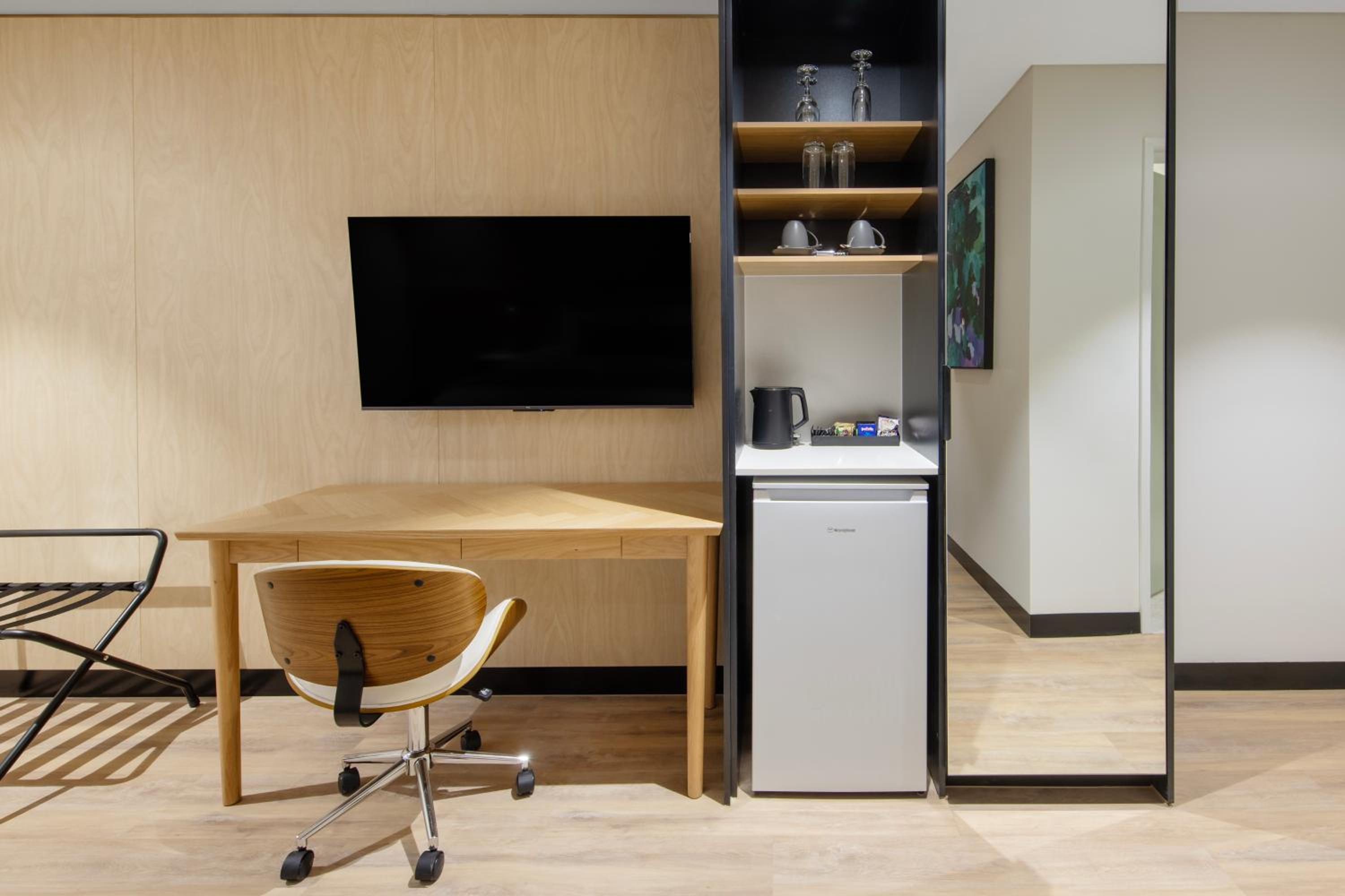 King Room - Disability Access photo 2