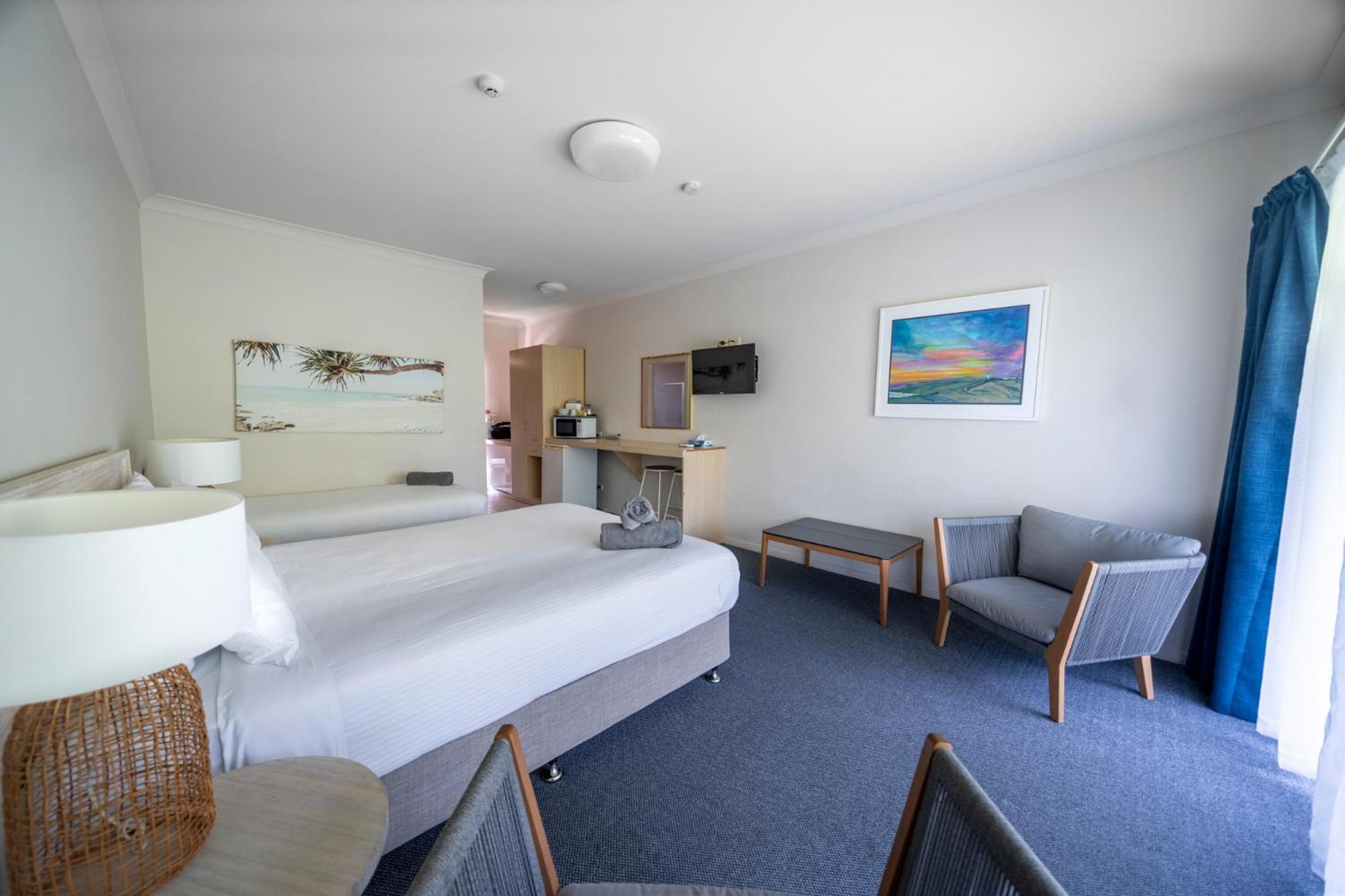 Twin Room - Not Pet Friendly - Photo 2