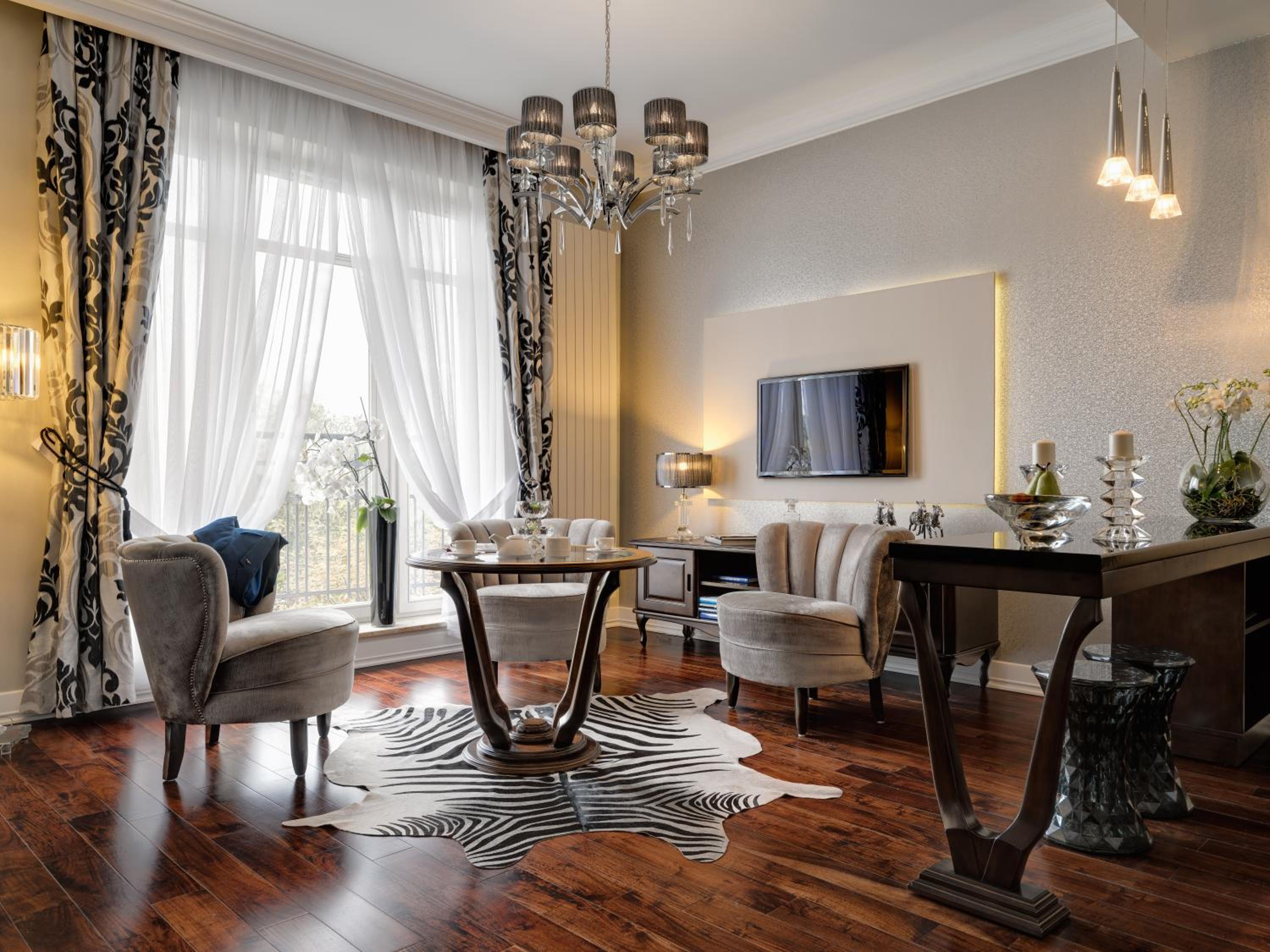 Suite - Photo 7