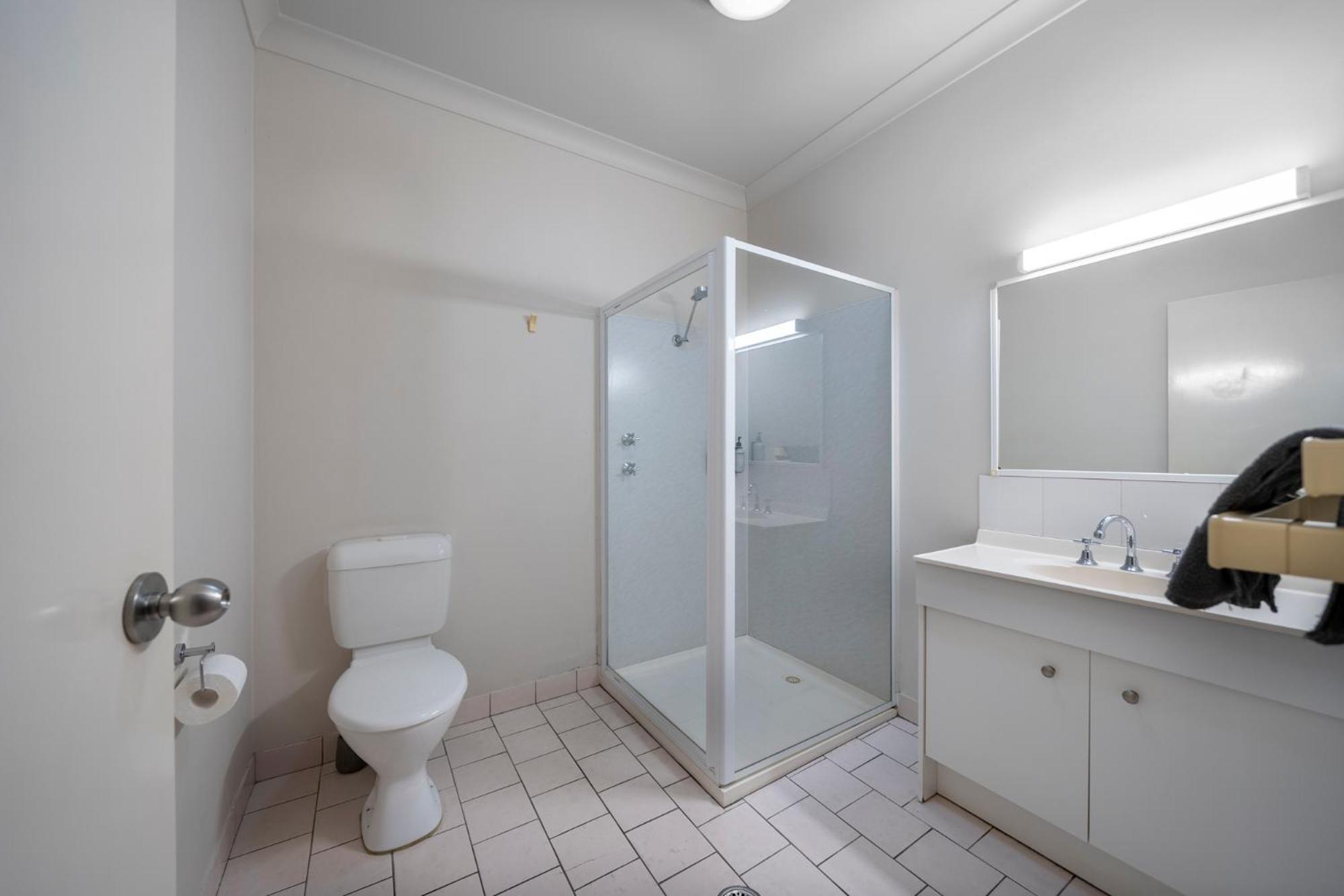 Queen Room - Not Pet Friendly - Photo 6