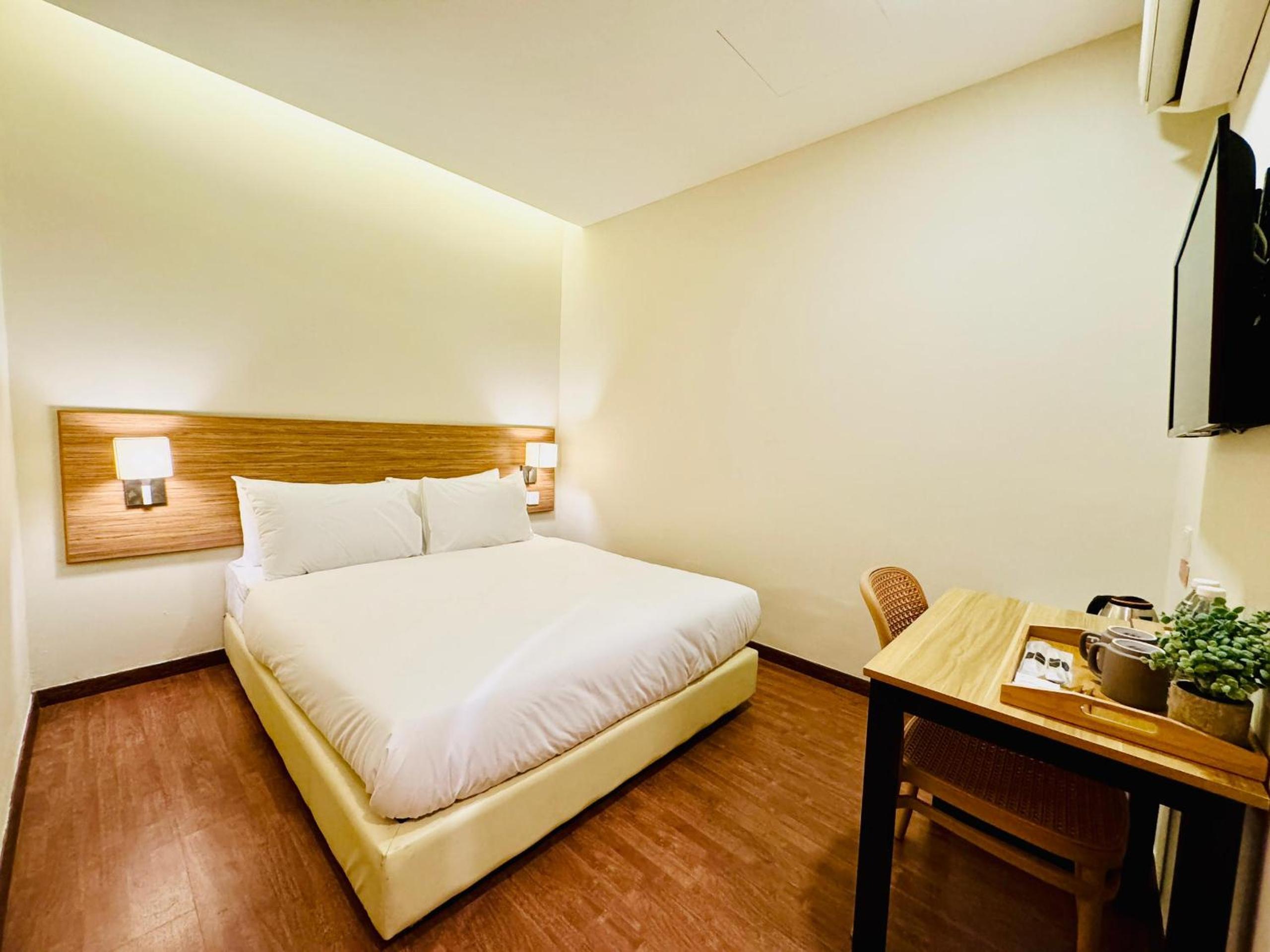 Standard Queen Room - Photo 2
