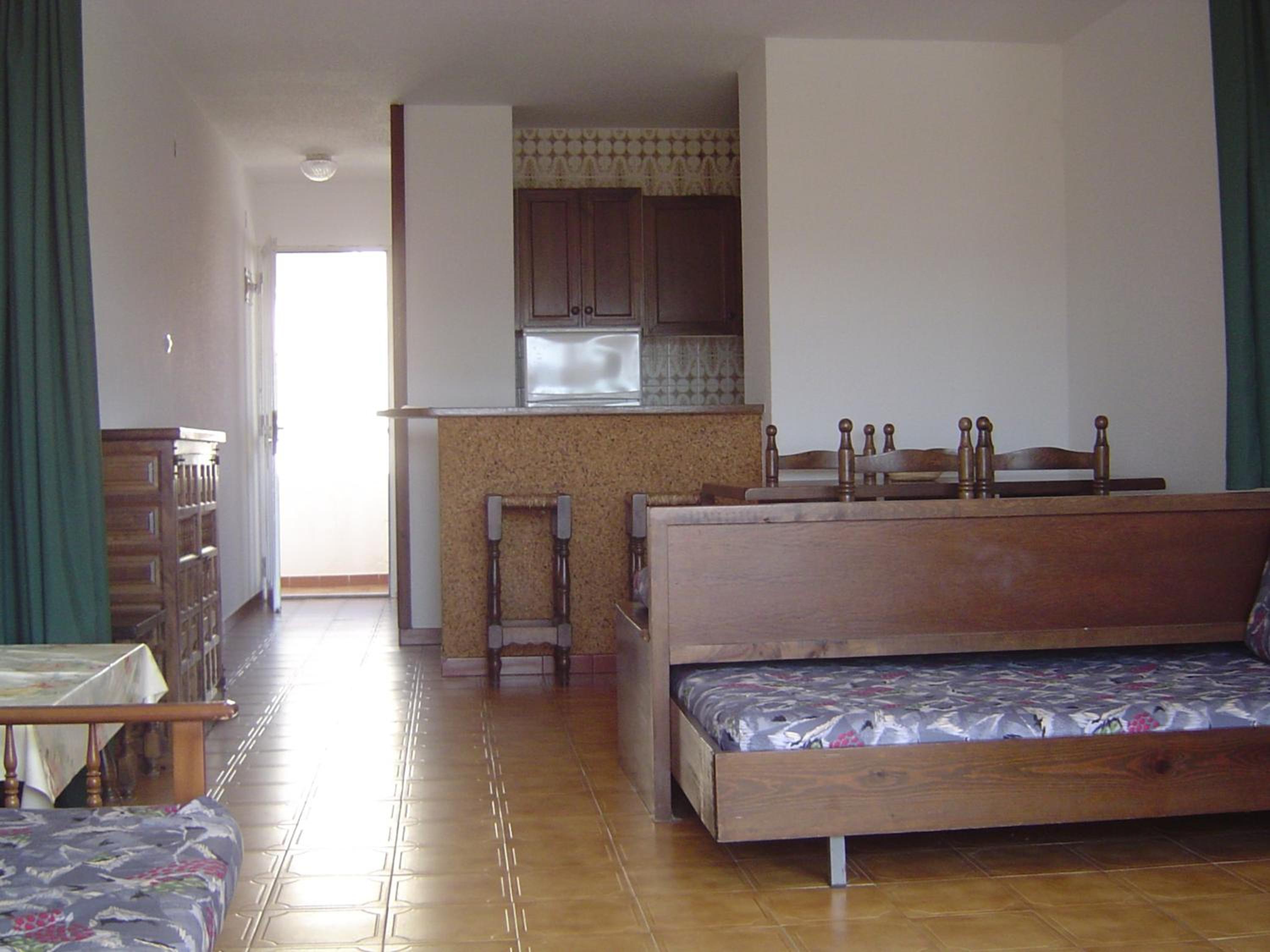 Estudio (2-3 adultos)