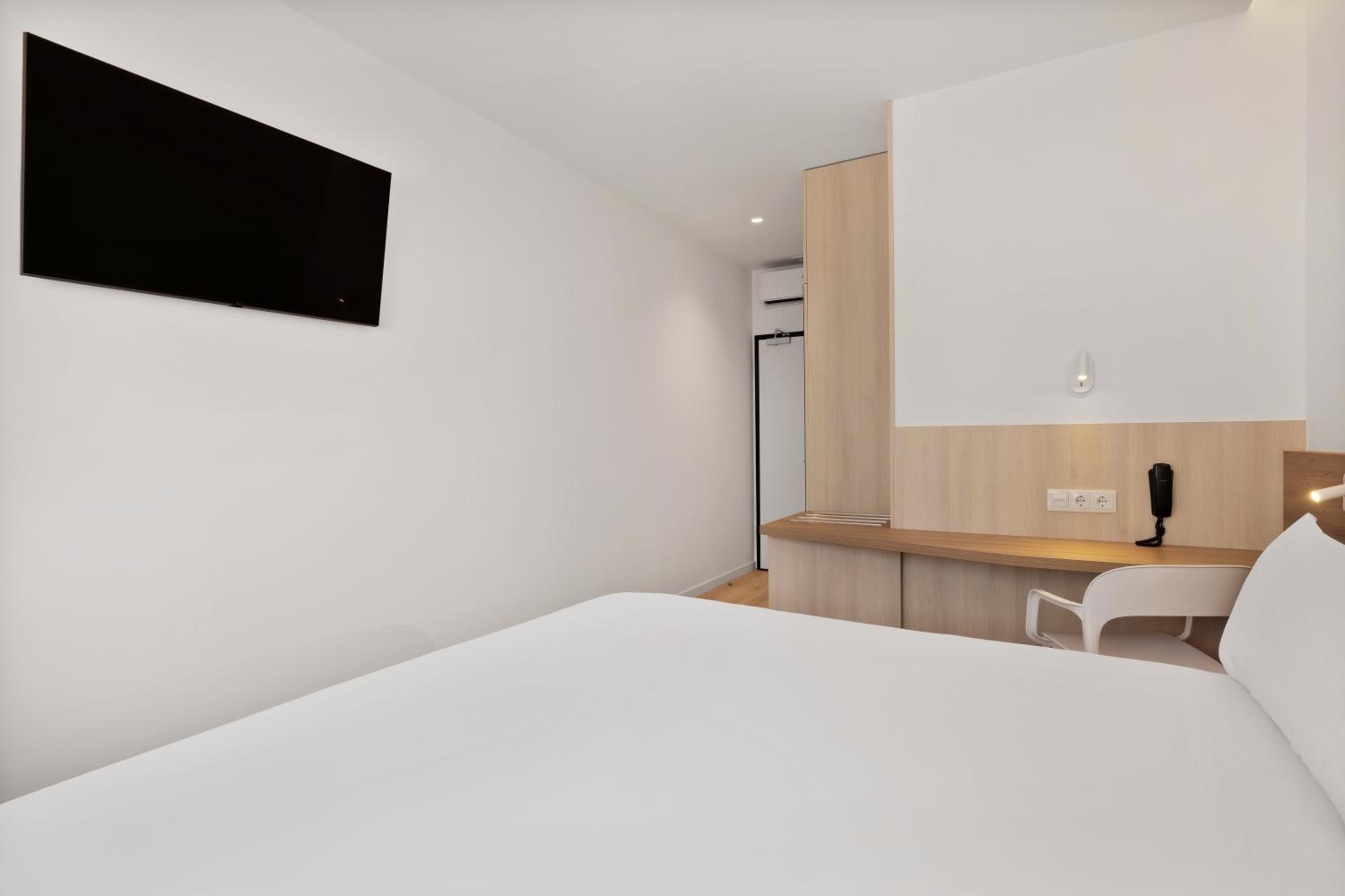 Double Room - Photo 2
