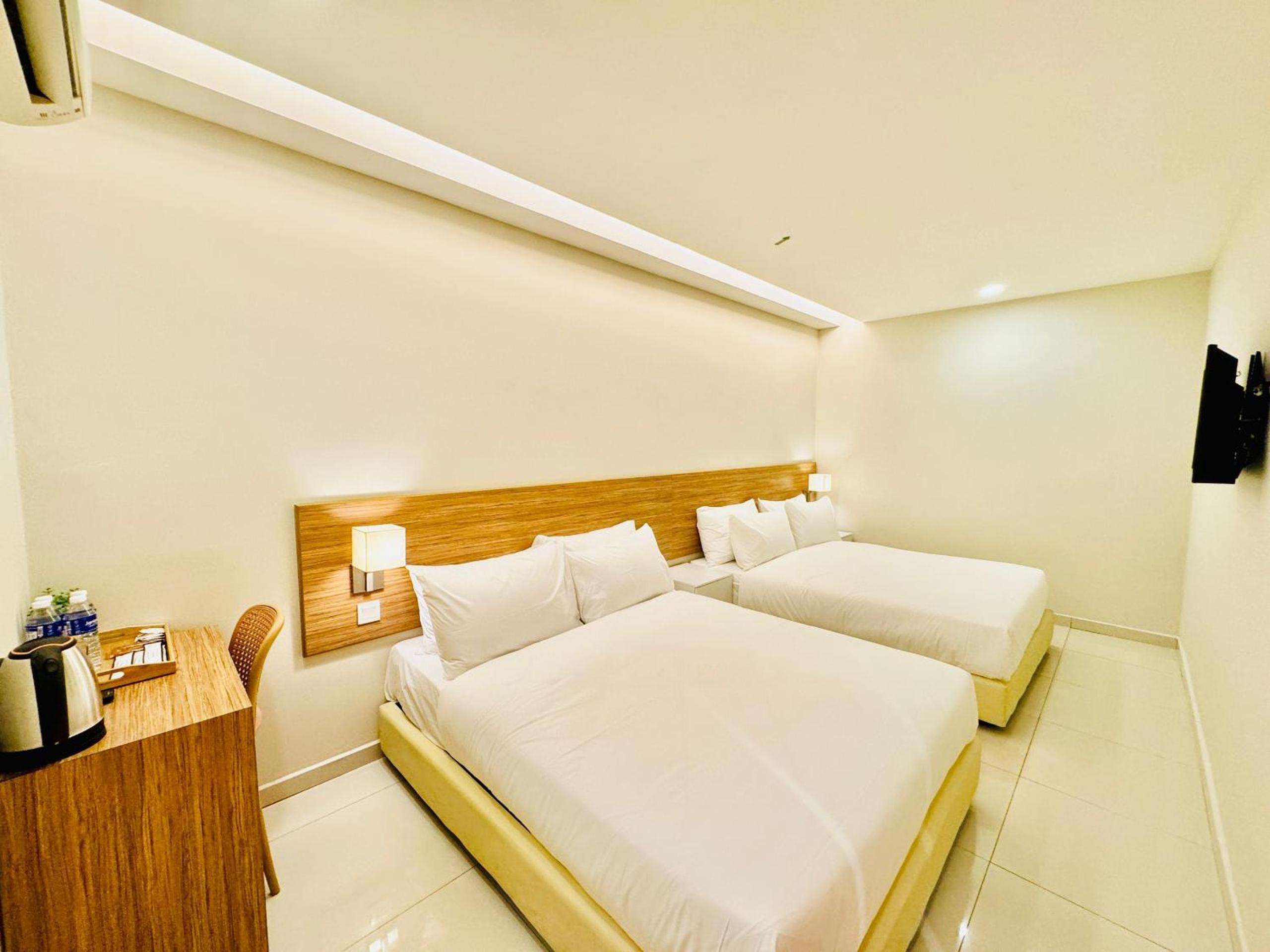 Standard Family Room - Photo 3
