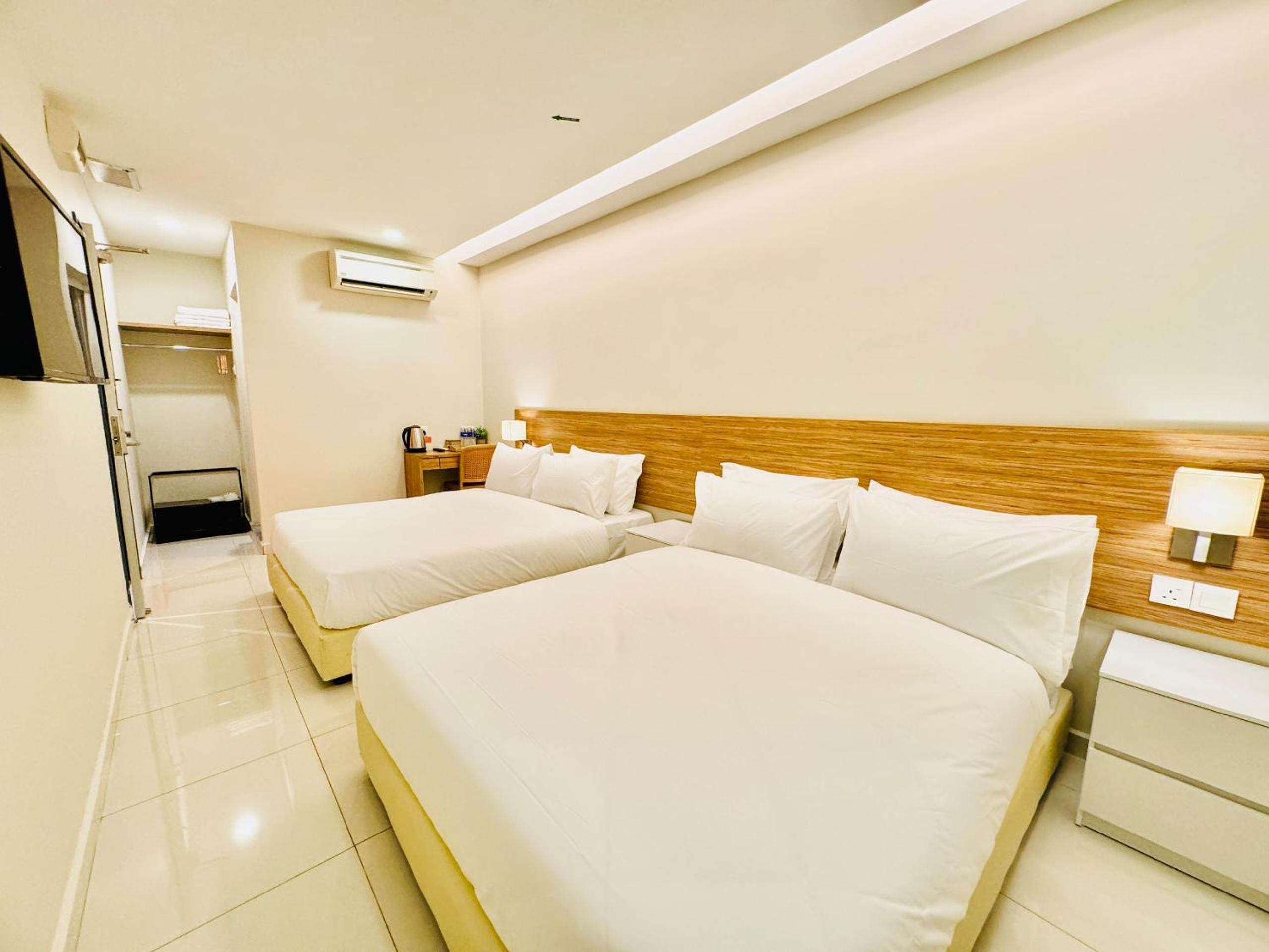 Standard Family Room - Photo 4
