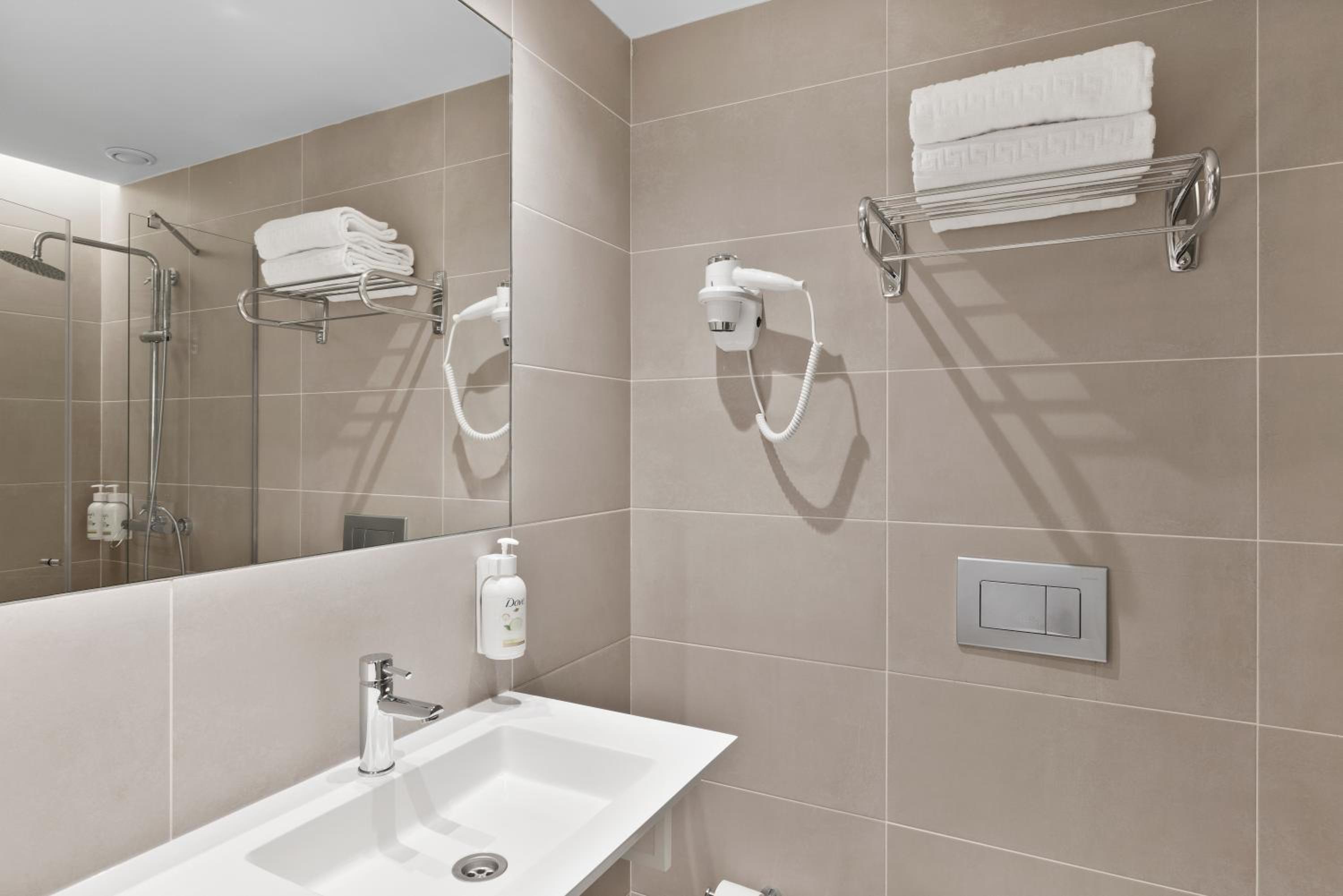 Triple Room - Photo 6
