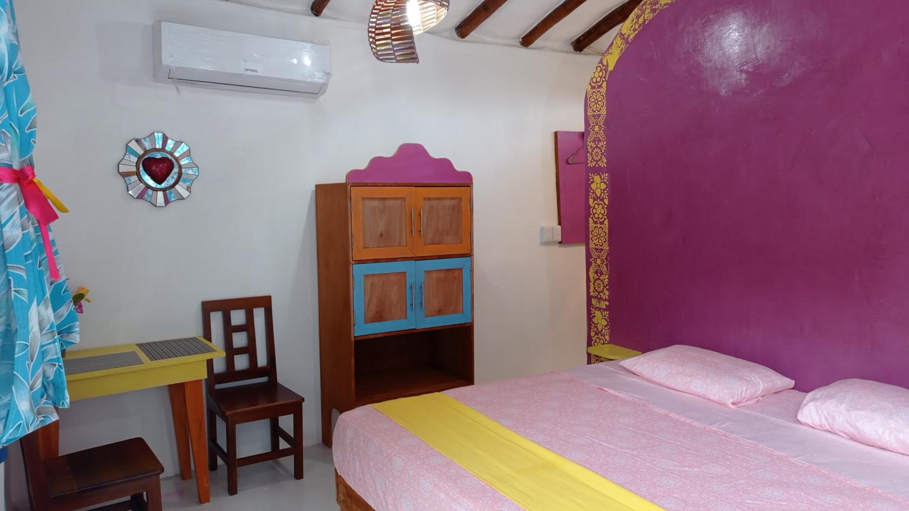 Queen Room with Pool View photo 2