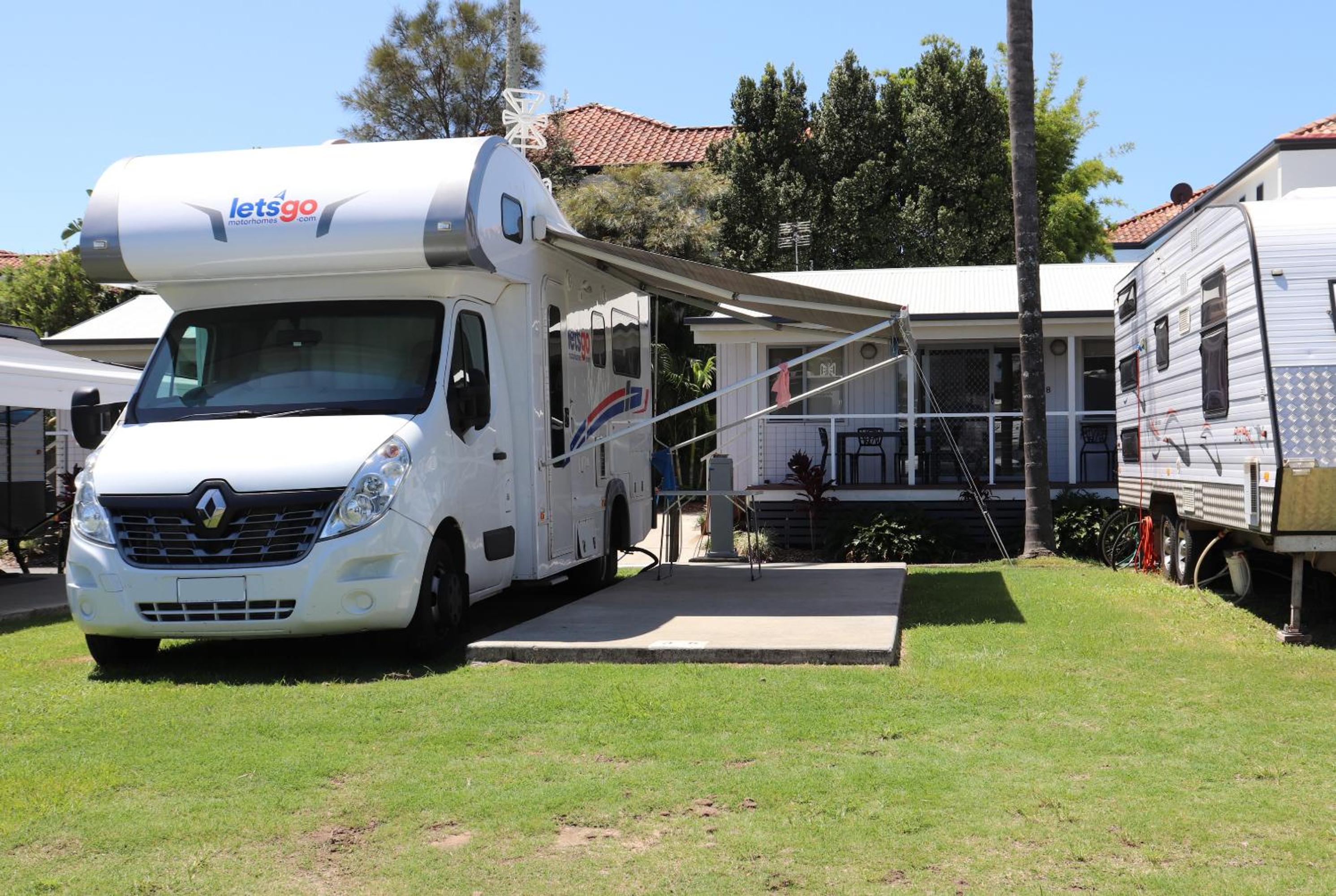 Garden Premium Powered Sites With Shared Bathroom - Bring Your Own Caravan Or Tent thumbnail 5