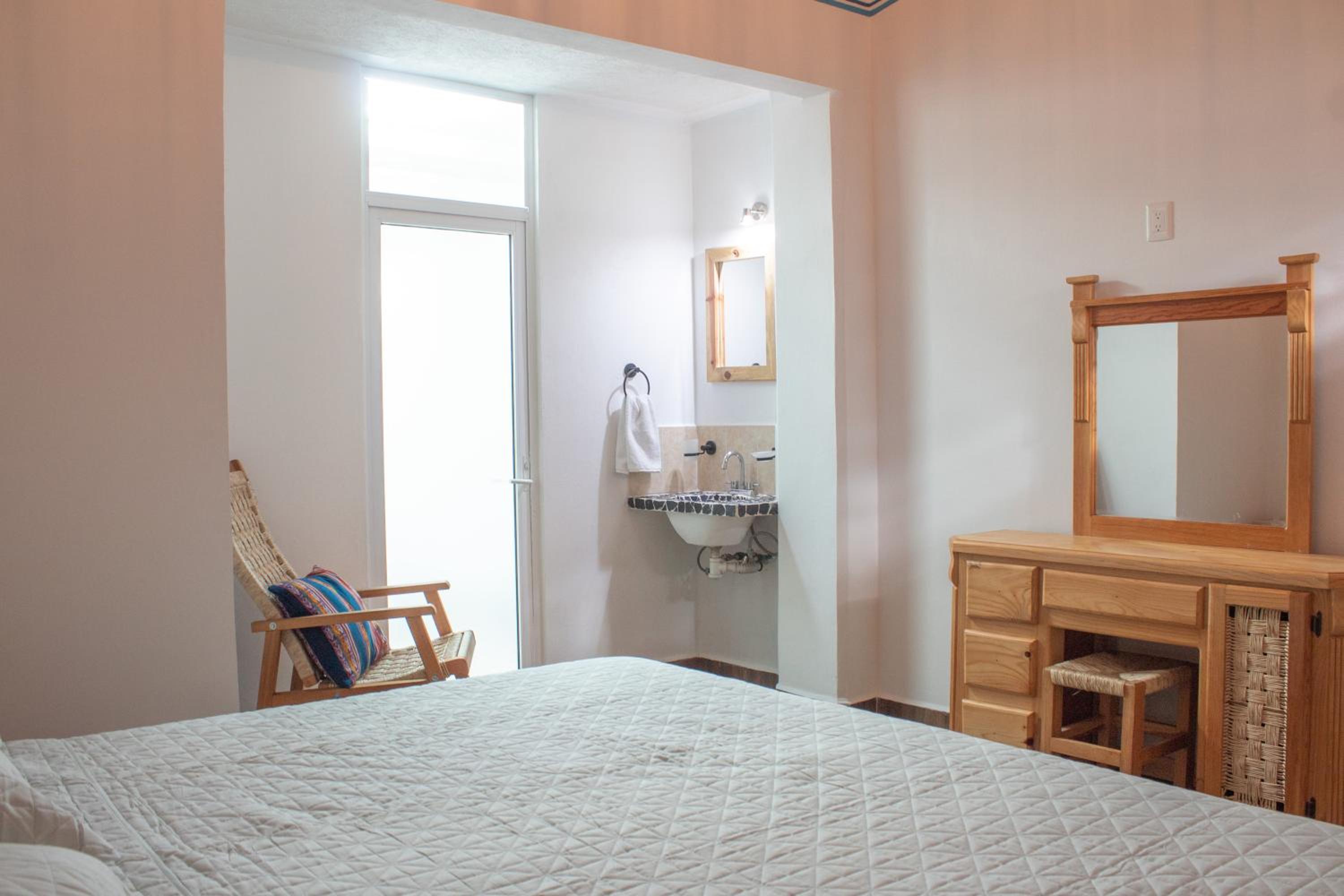Double Room With Private Bathroom photo 2
