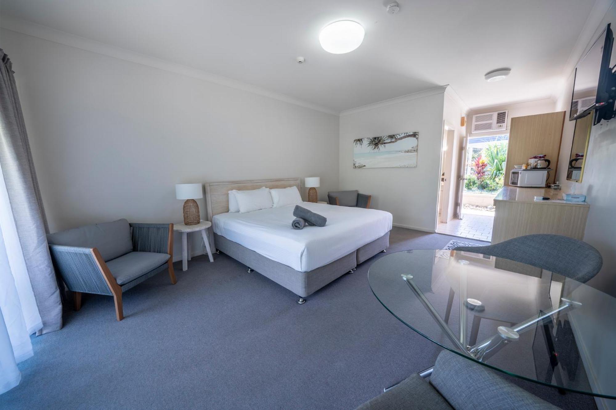 Queen Room - Not Pet Friendly - Photo 1