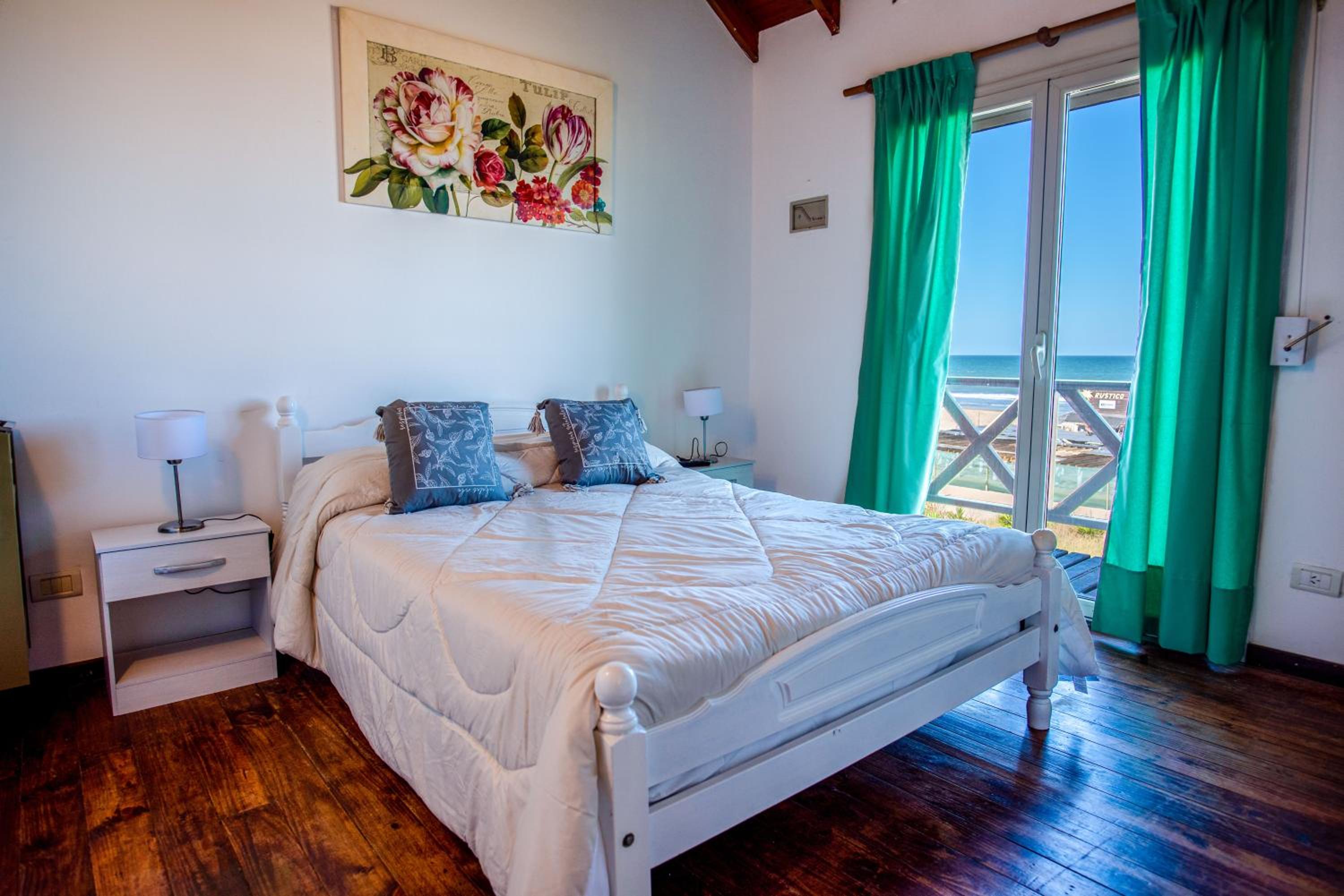 Family Two-Bedroom Apartment with View photo 1