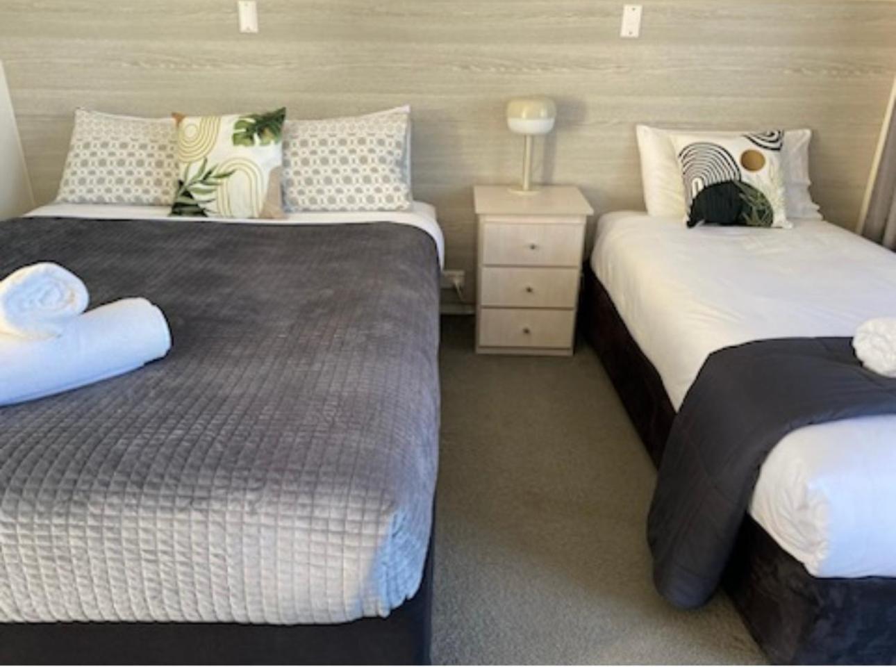 Deluxe Double Room (2 Adults + 1 Child) photo 1