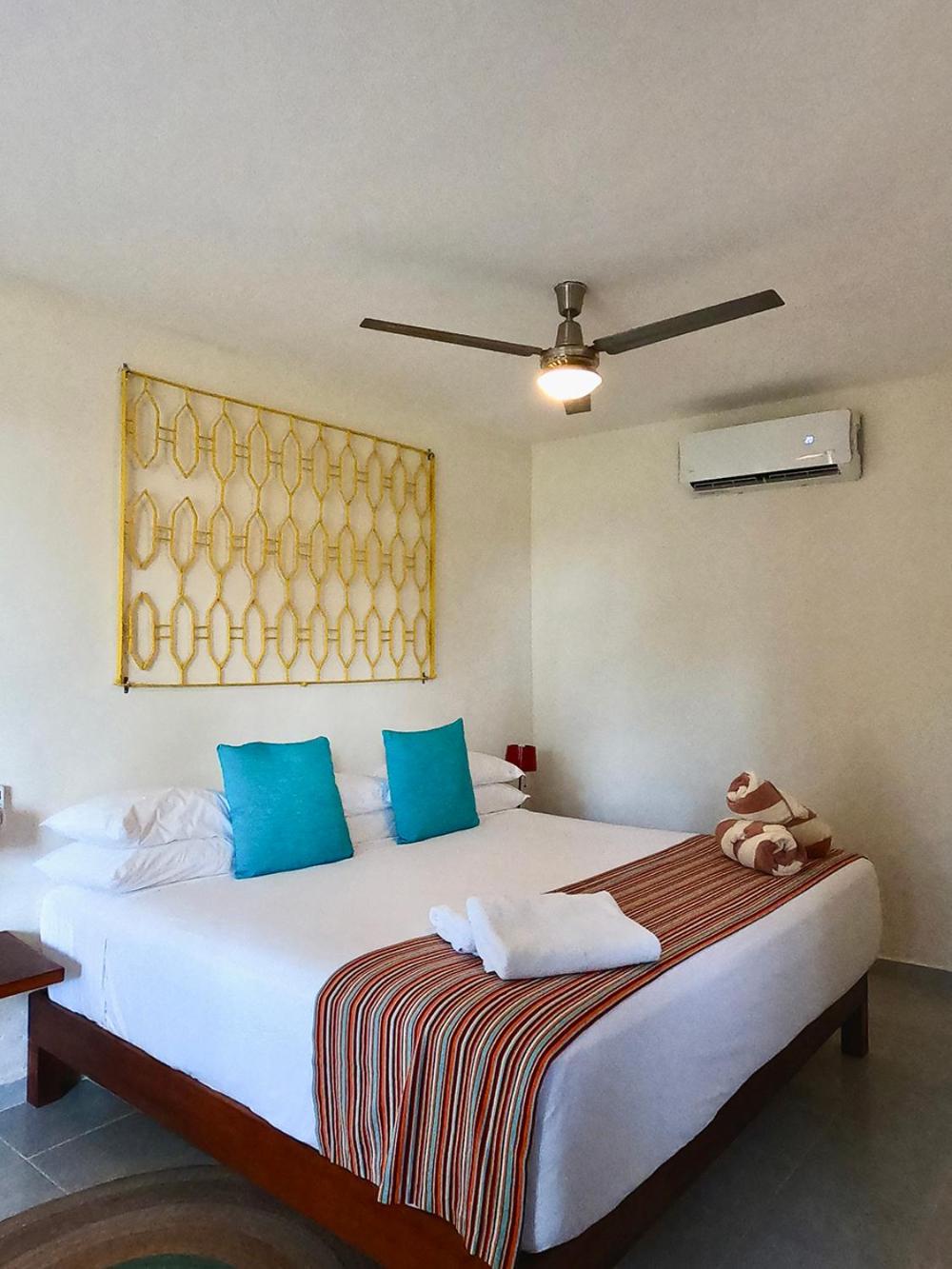 Deluxe King Room - Photo 3