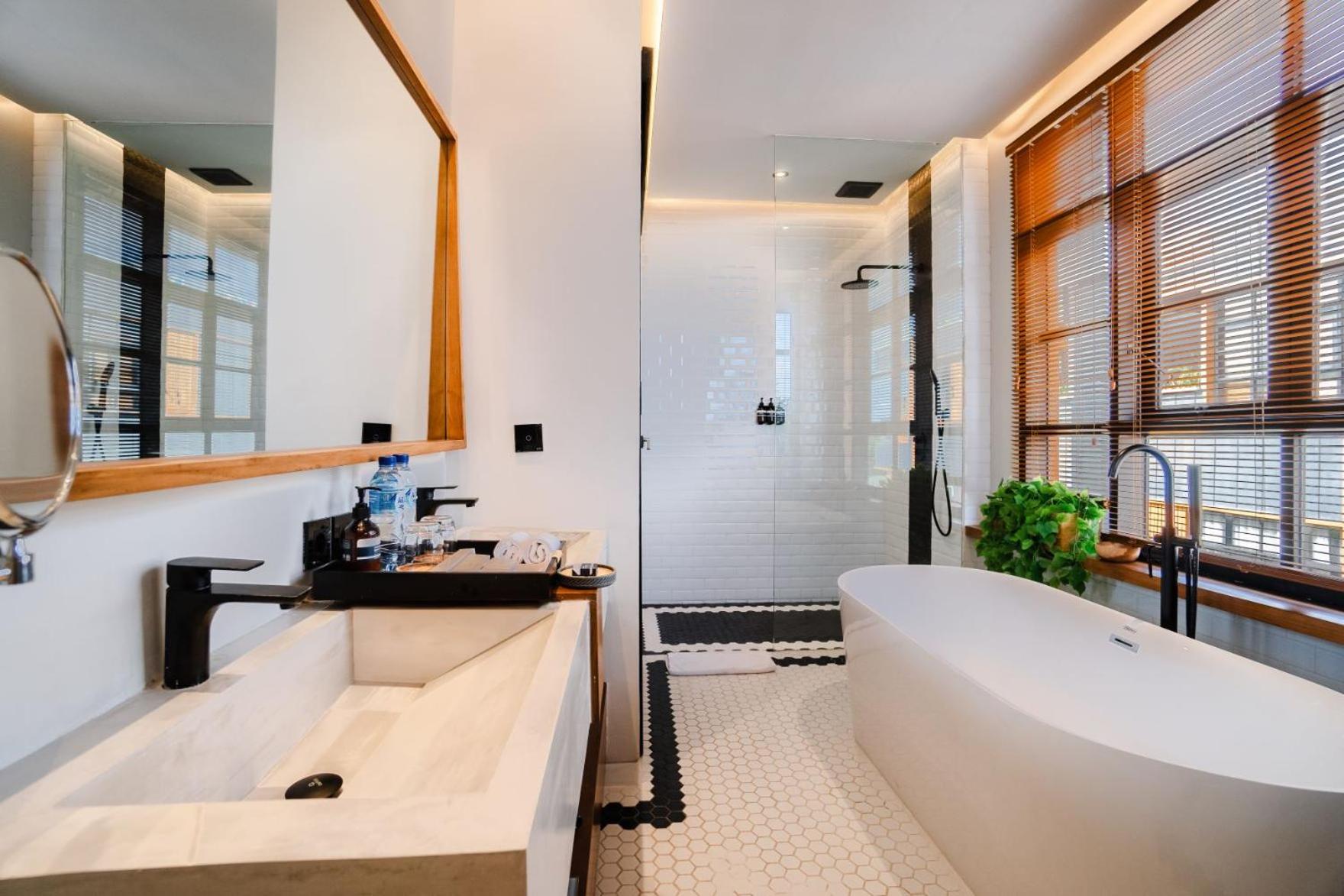 Two-Bedroom Villa - Photo 8