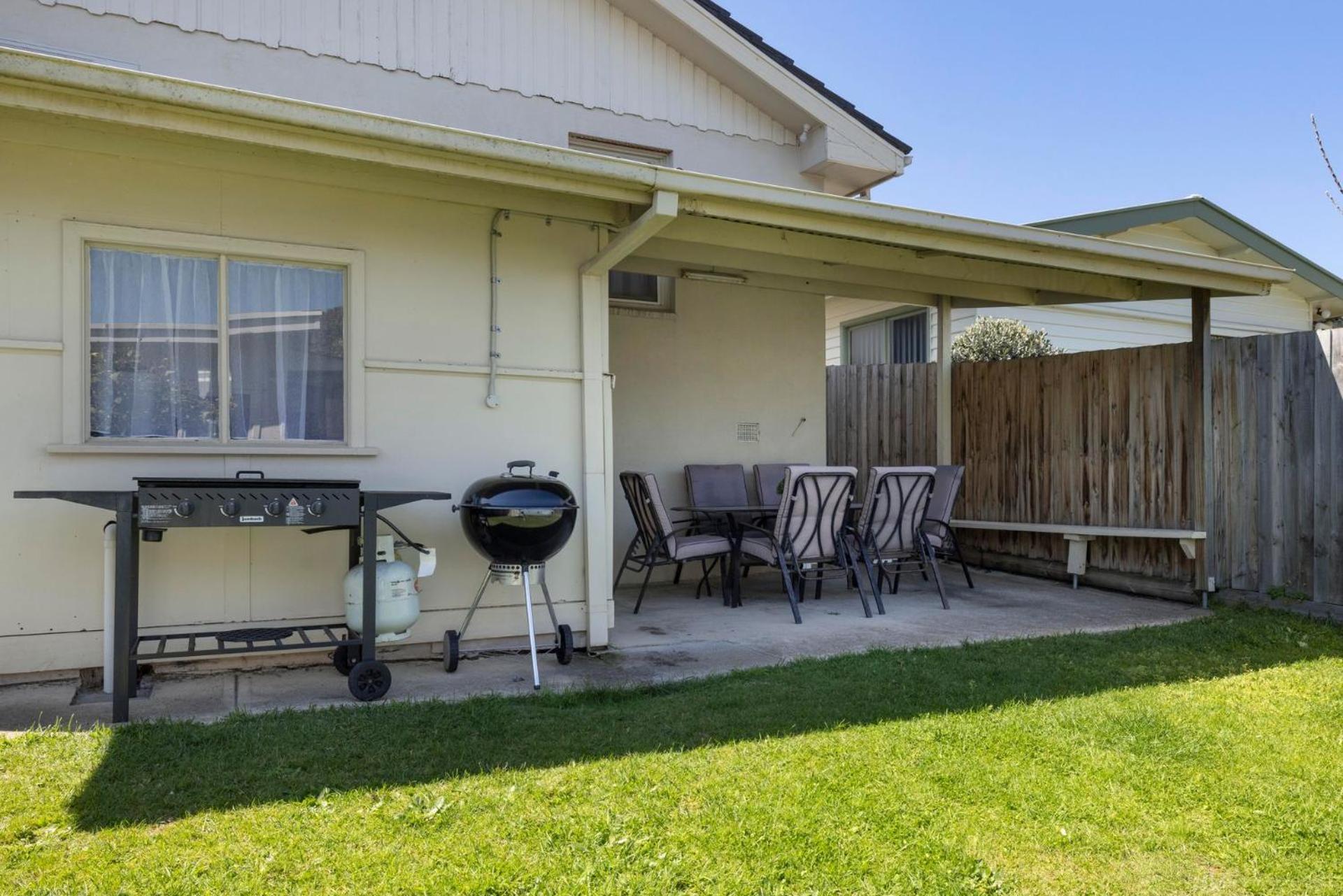 Three-Bedroom House photo 2