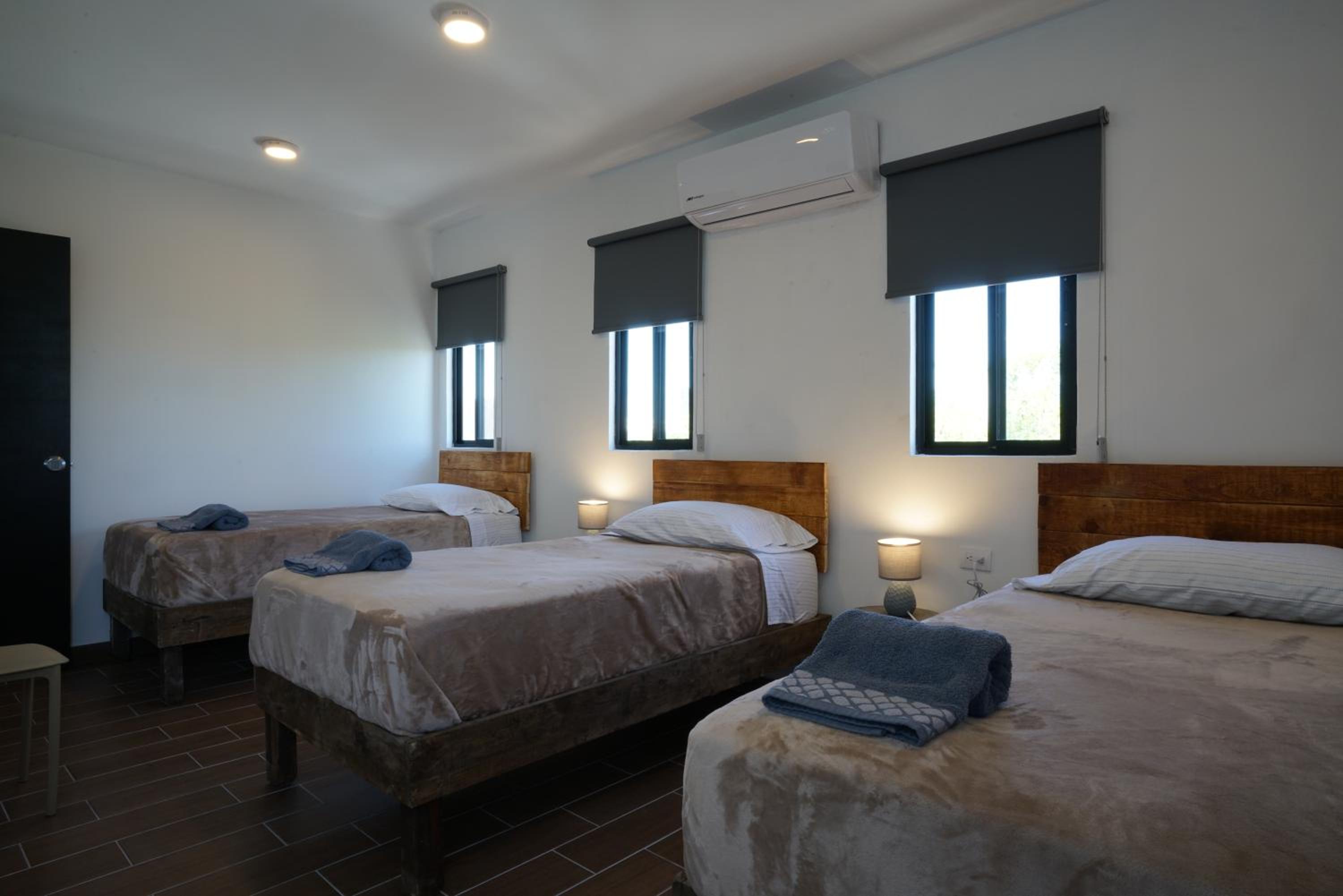 Budget Triple Room - Photo 9