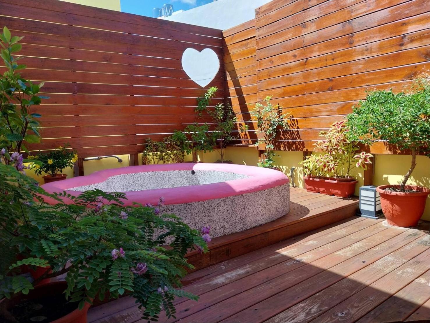 Double Room with Balcony with Swimming Pool  photo 2