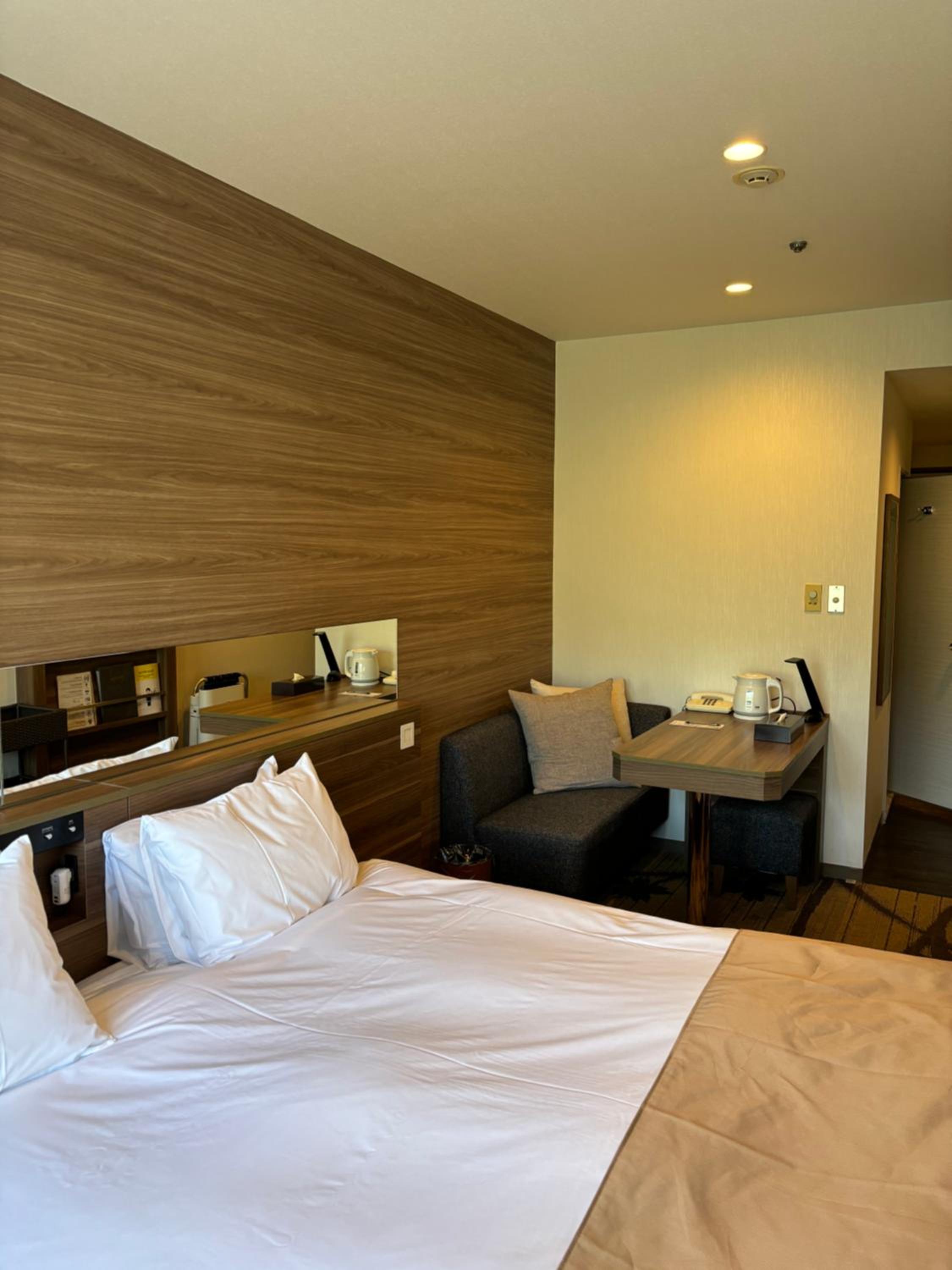 Double Room with Garden View thumbnail 6