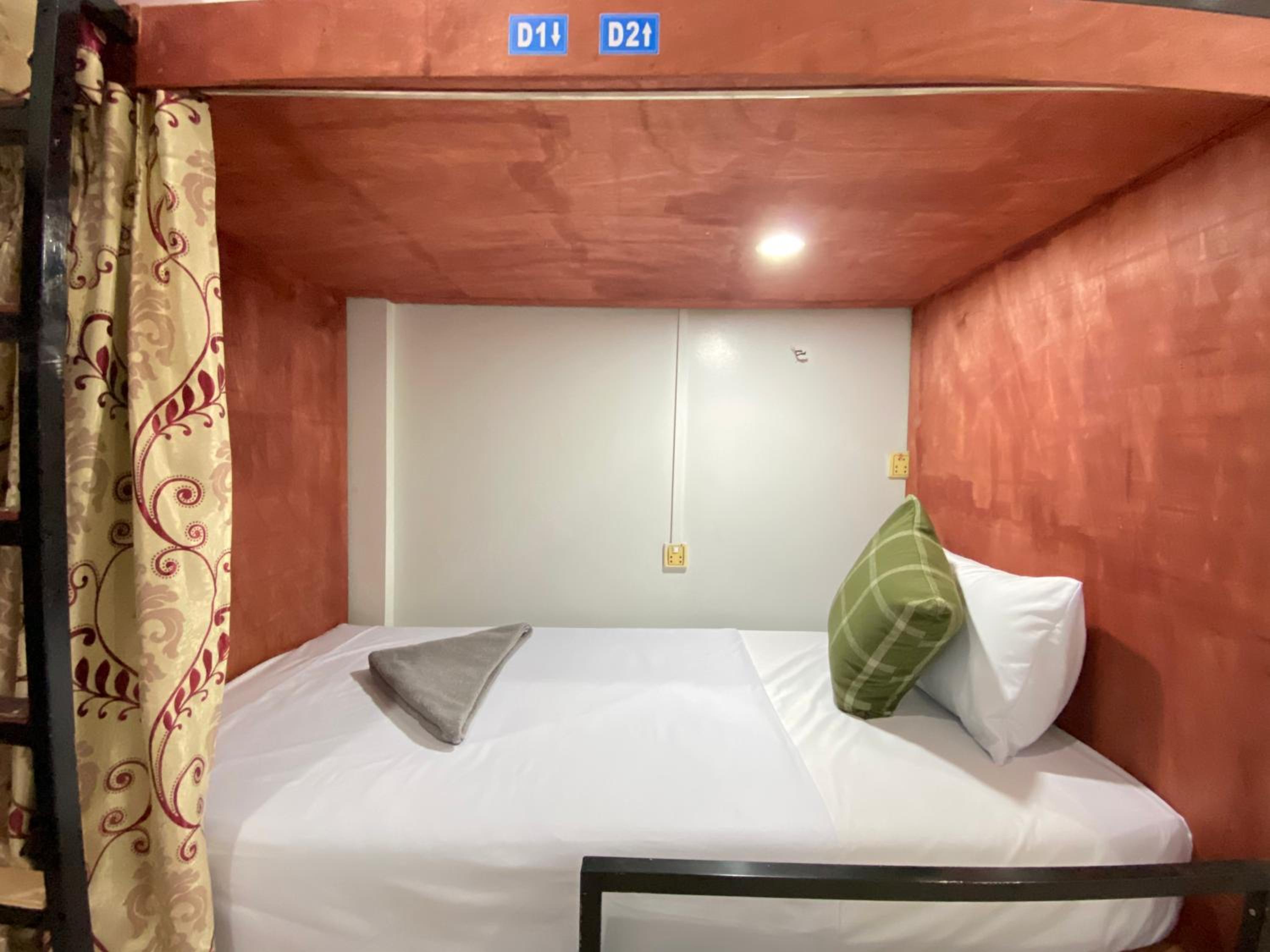 Male Dormitory Room photo 1